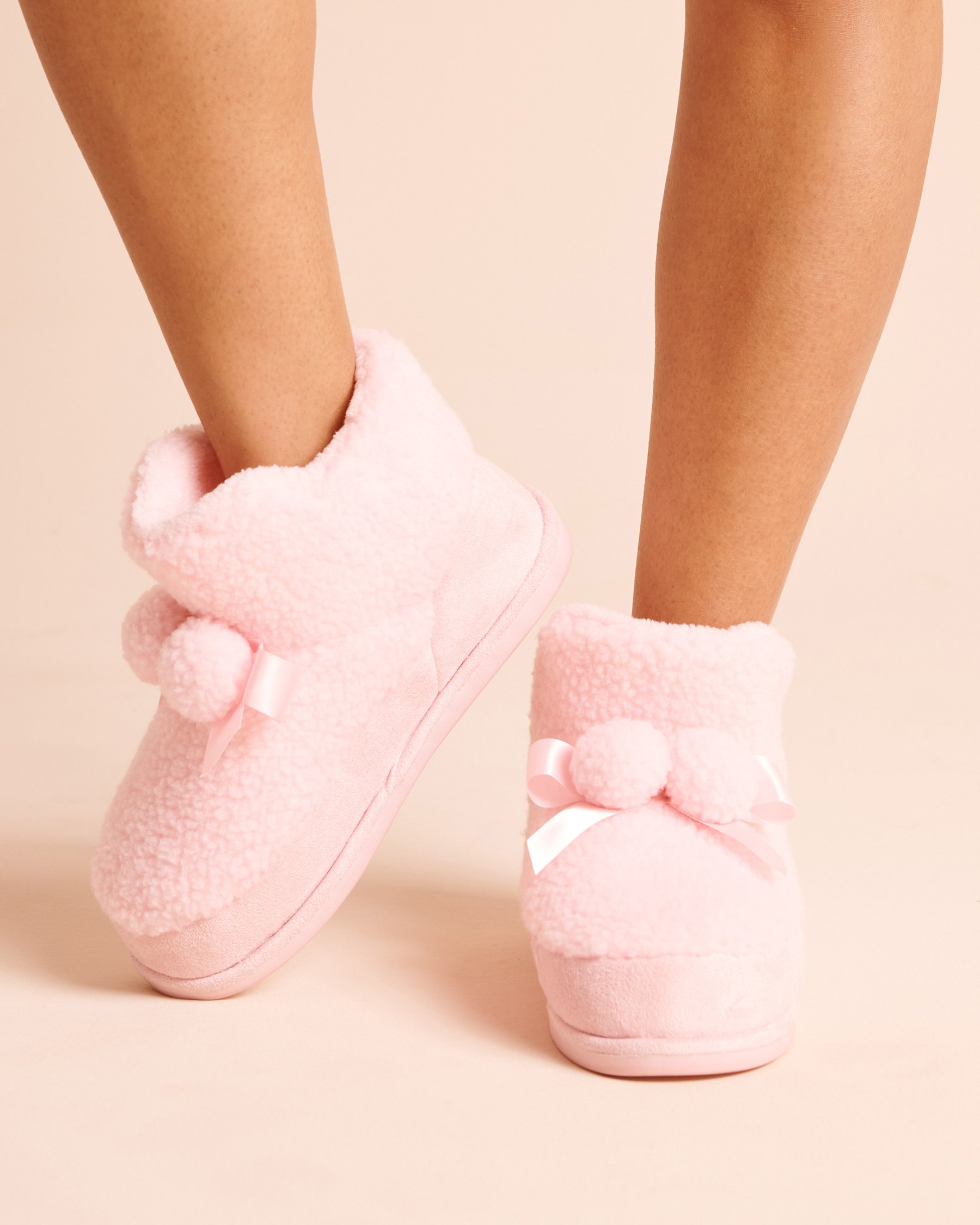 LA VIE EN ROSE Pompom Sherpa Bootie Slippers Light Pink 40700518 - View1