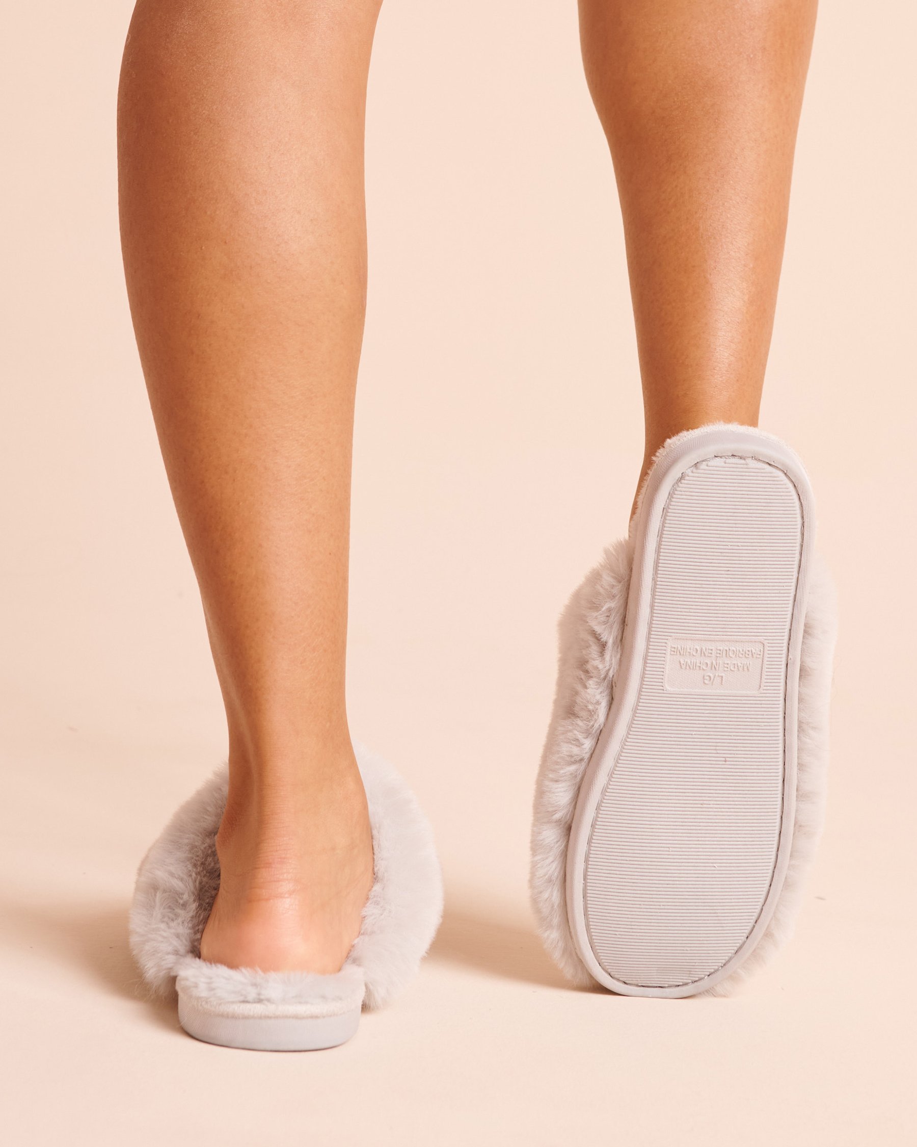LA VIE EN ROSE Faux Fur Slippers Light Grey 40700510 - View2