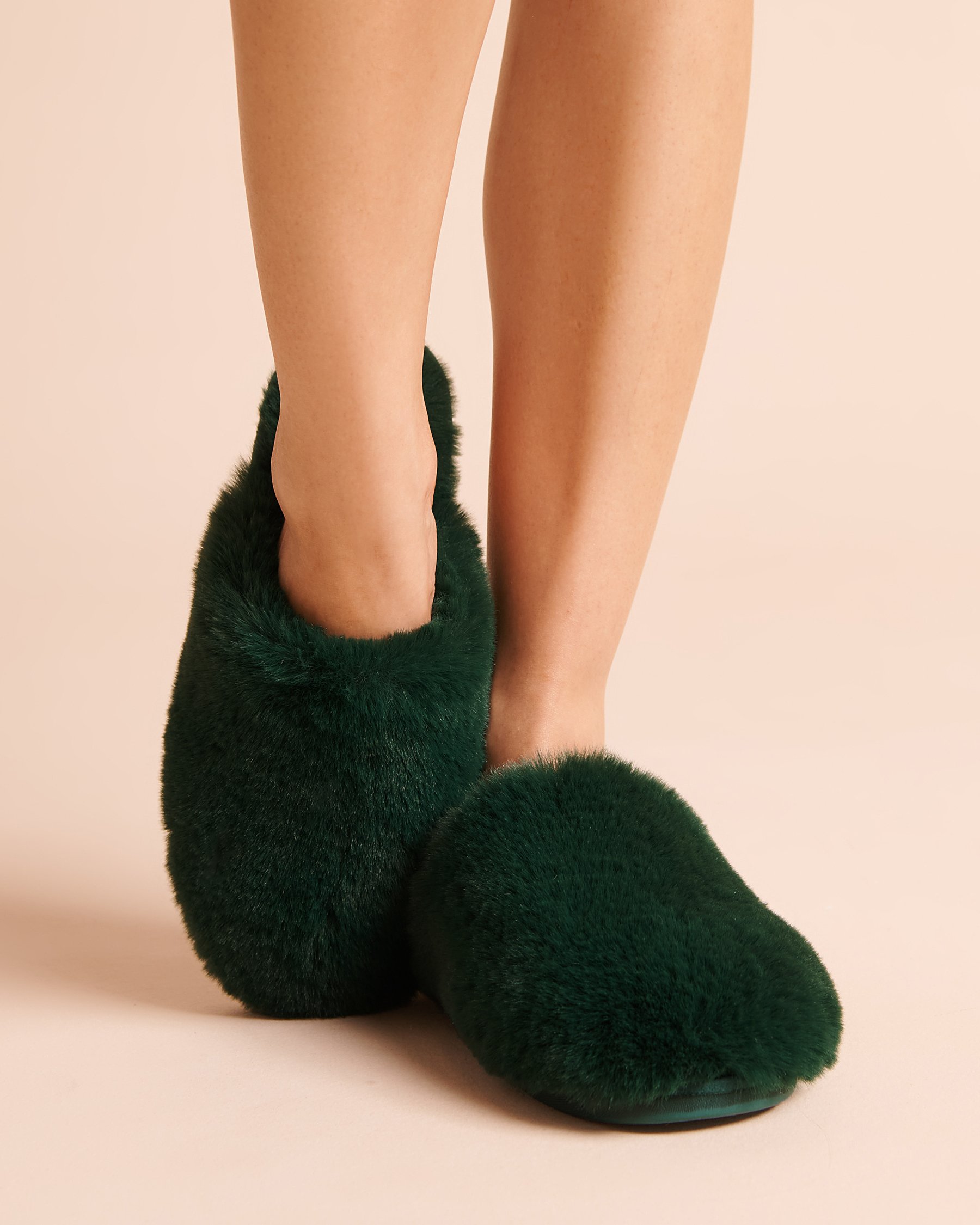 LA VIE EN ROSE Faux Fur Slippers Fir Green 40700510 - View1