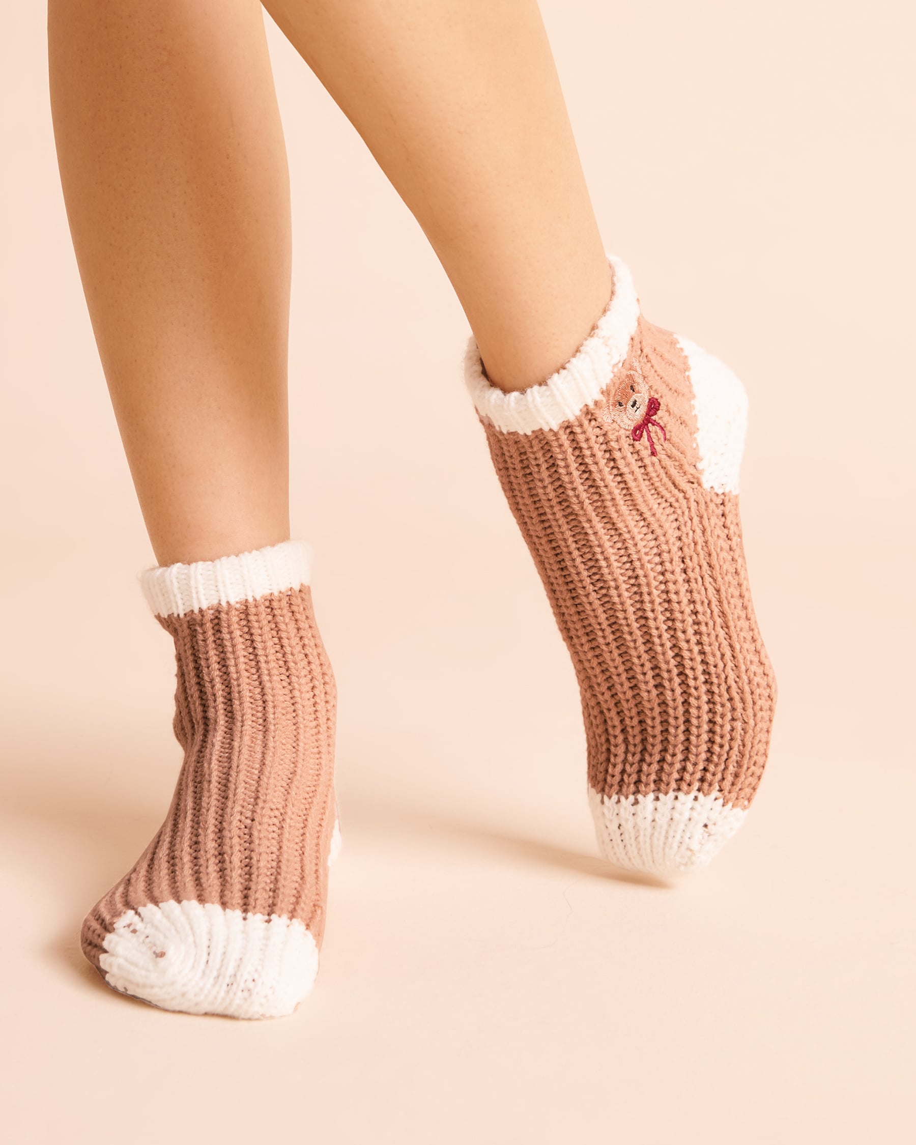 LA VIE EN ROSE Teddy Bear-Embroidered Socks Beige/Teddy Bear 40700508 - View1
