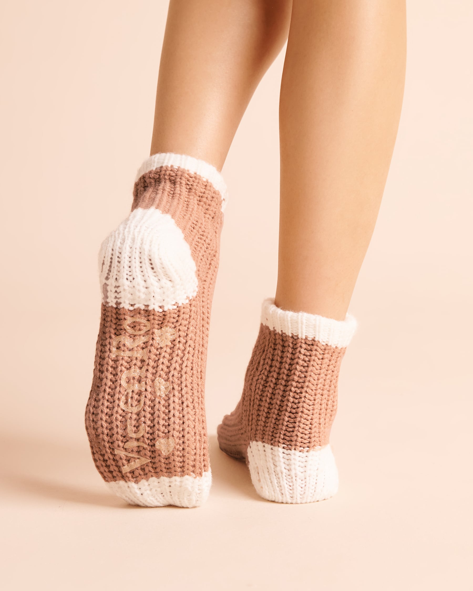 LA VIE EN ROSE Teddy Bear-Embroidered Socks Beige/Teddy Bear 40700508 - View2