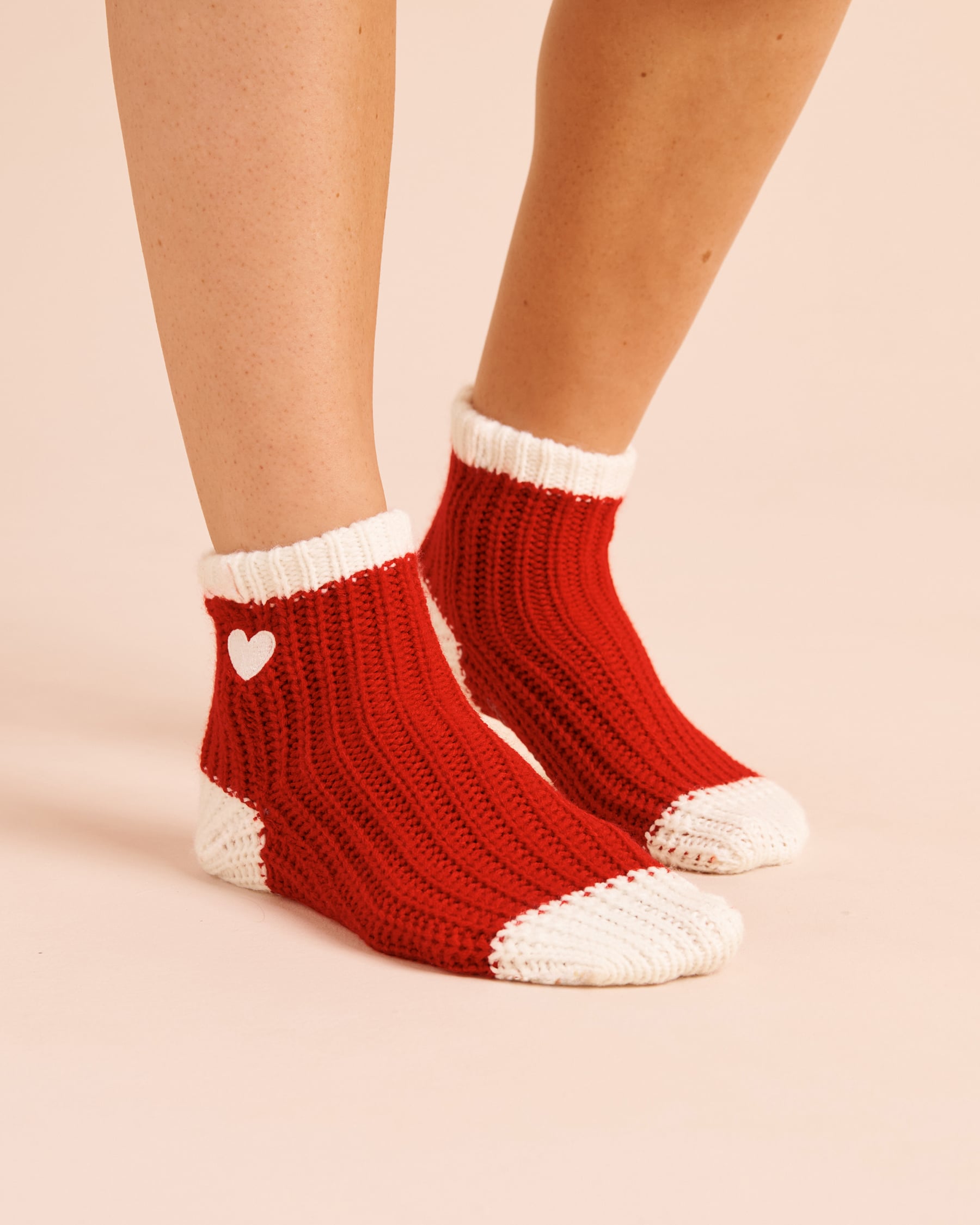 LA VIE EN ROSE Heart-Embroidered Socks Red/Heart 40700508 - View1