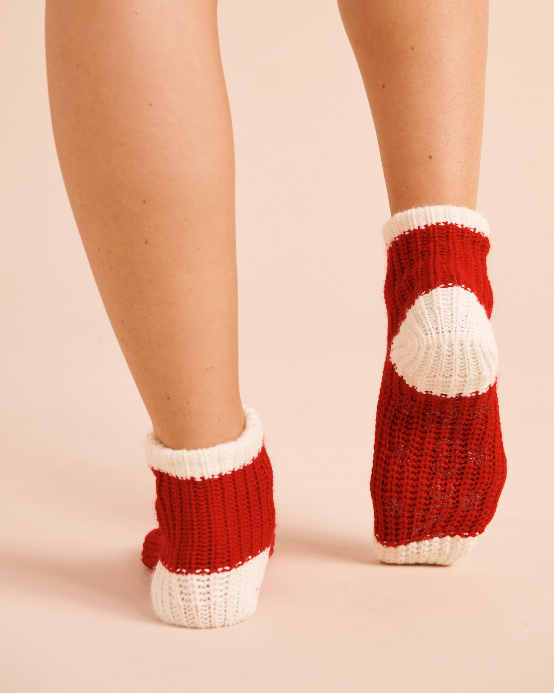 LA VIE EN ROSE Heart-Embroidered Socks Red/Heart 40700508 - View2
