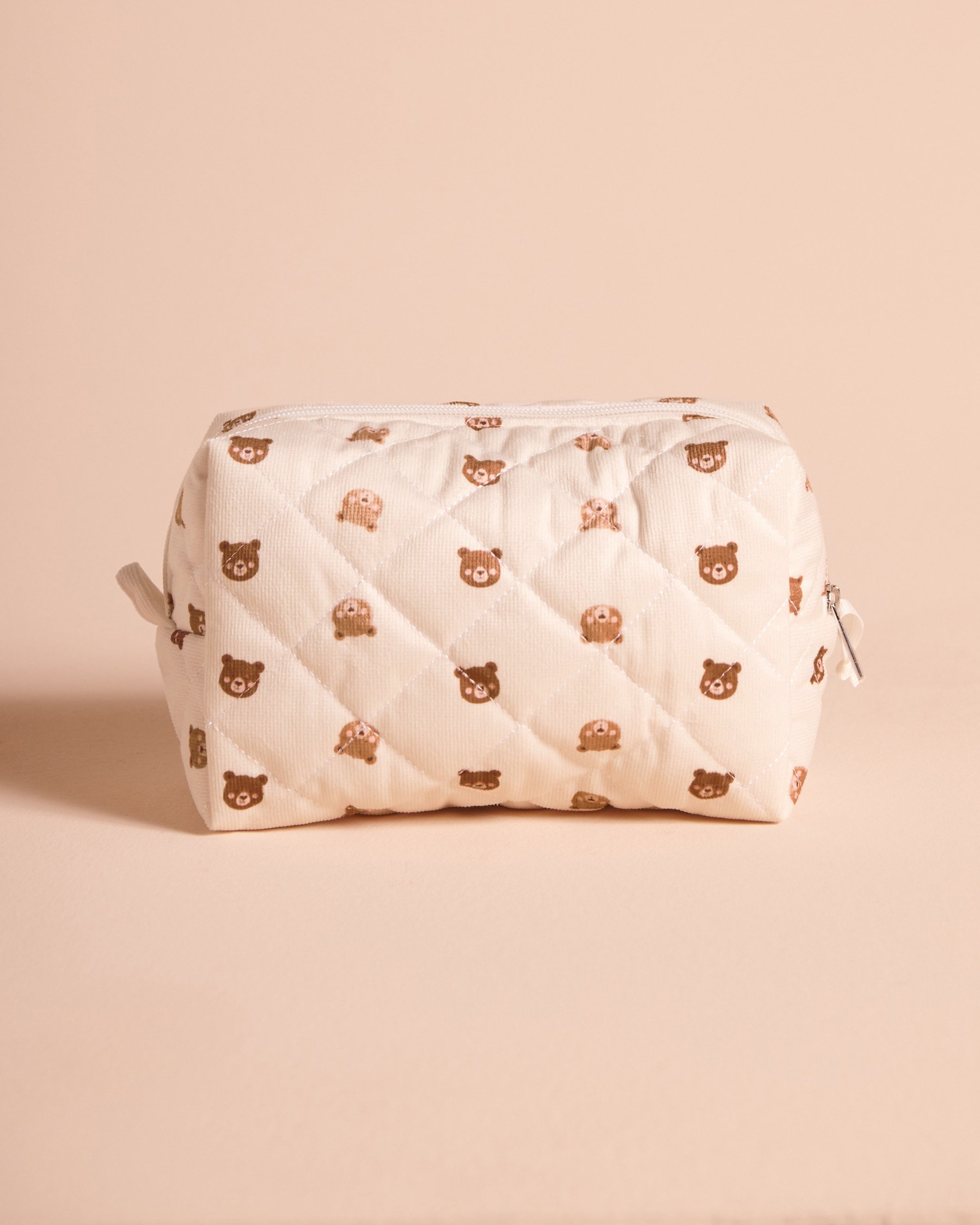 LA VIE EN ROSE Quilted Cosmetic Bag White/Teddy Bear 40700526 - View1