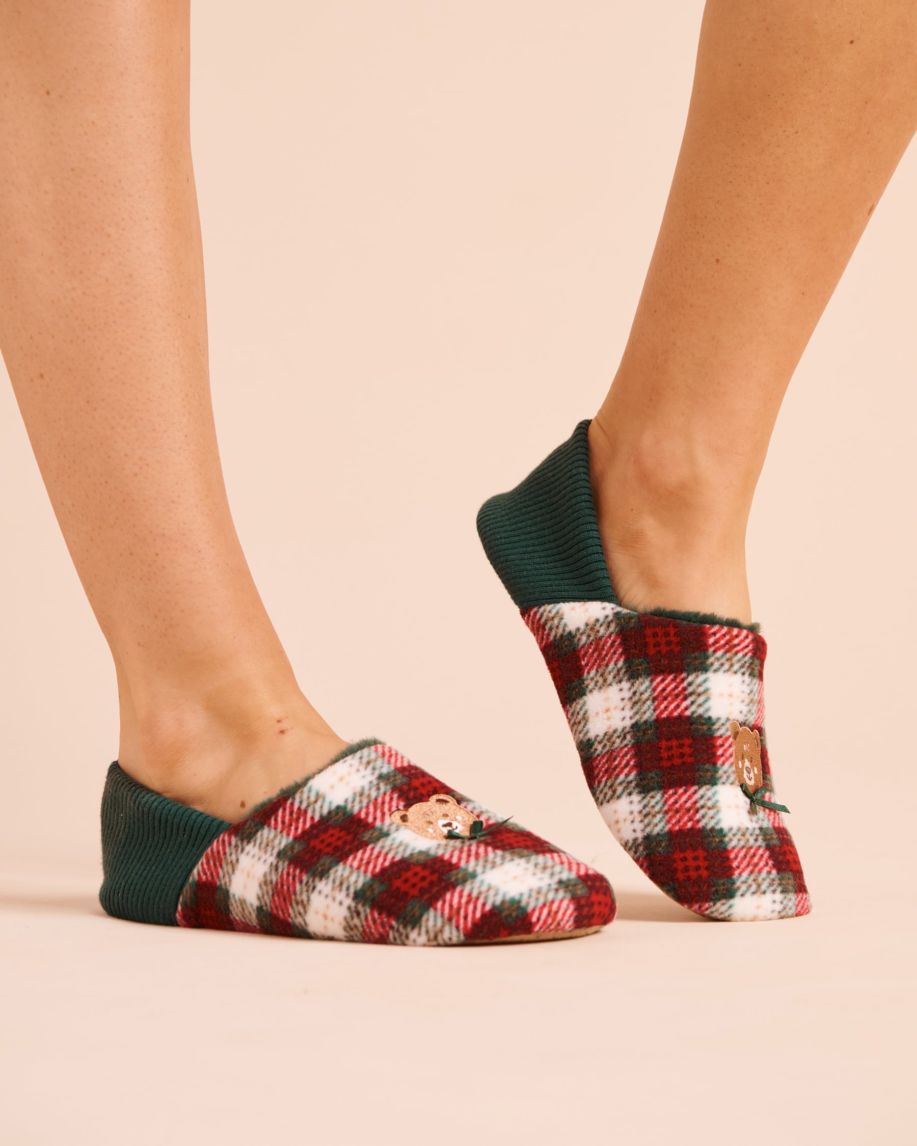 LA VIE EN ROSE Teddy Bear Microfleece Slipper Socks Red Plaid/Teddy Bear 40700516 - View1