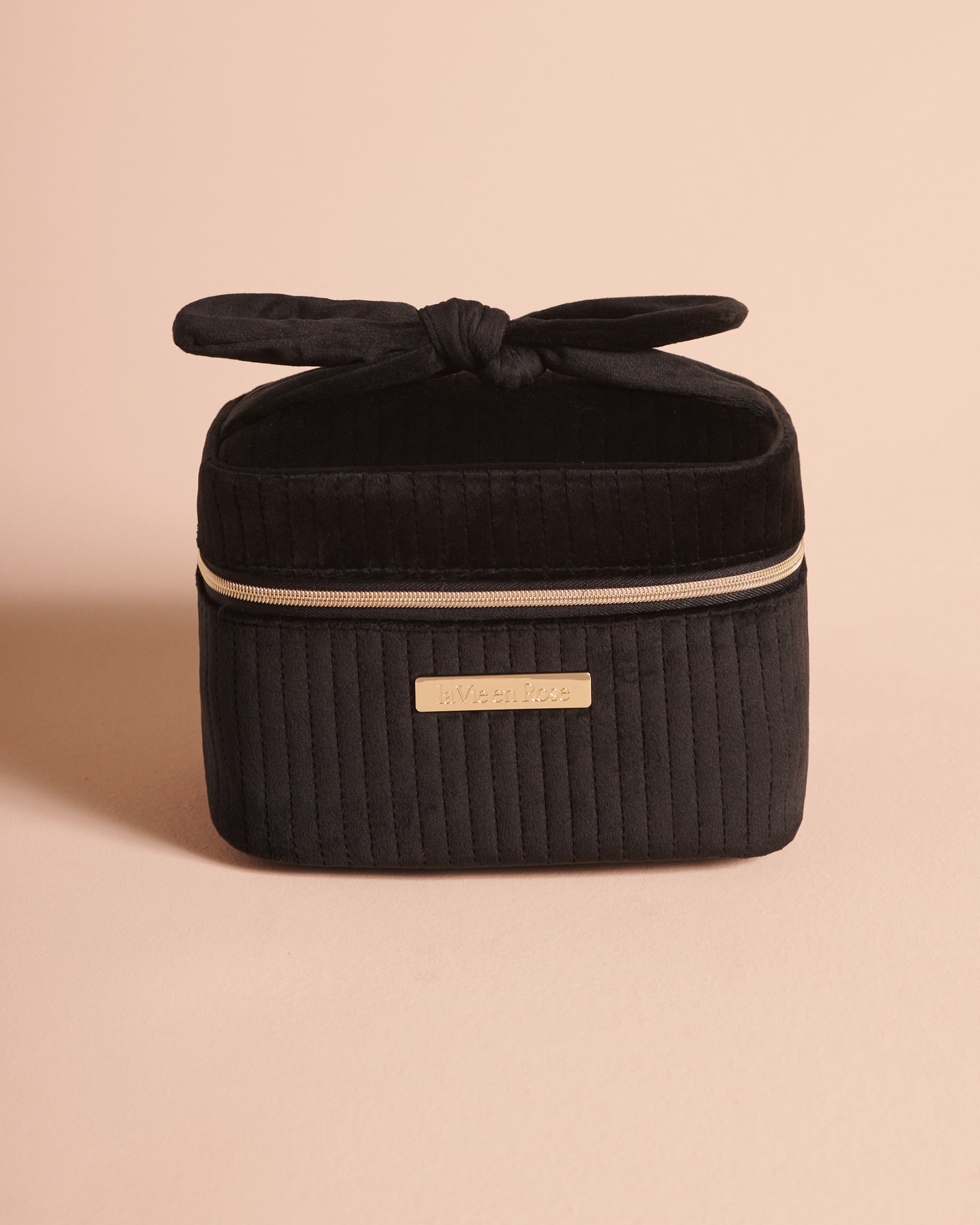 LA VIE EN ROSE Velvet Cosmetic Bag Black 40700522 - View1