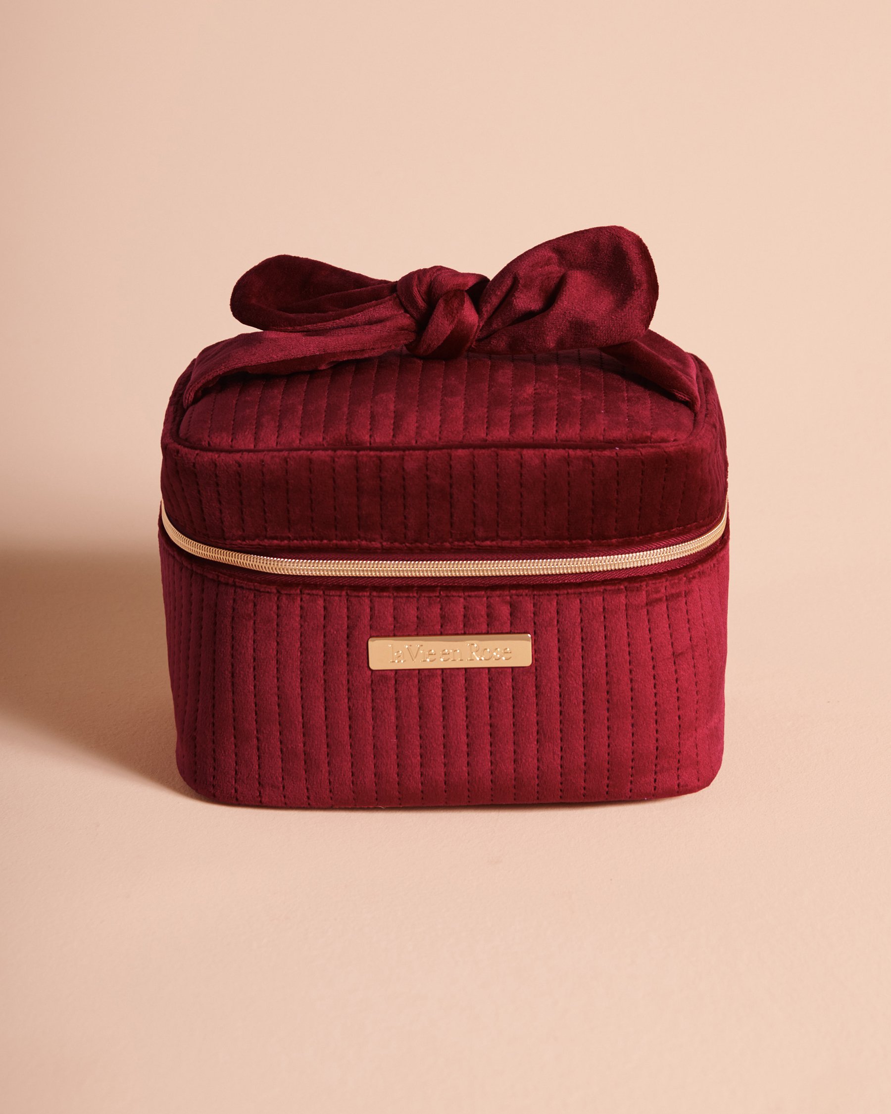 LA VIE EN ROSE Velvet Cosmetic Bag Merry Burgundy 40700522 - View1