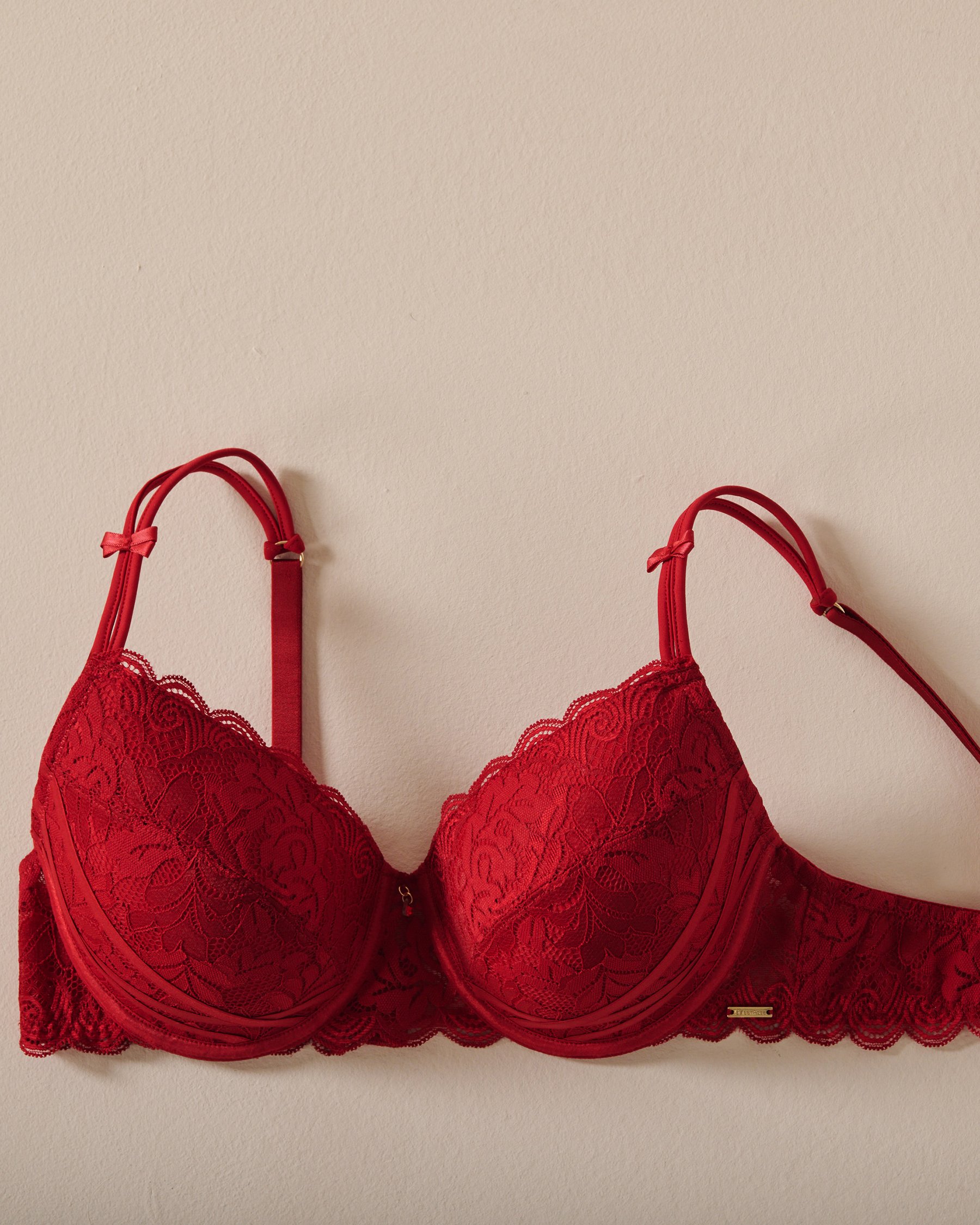 LA VIE EN ROSE Lightly Lined Mastectomy Bra Candy Cane Red 10200652 - View4