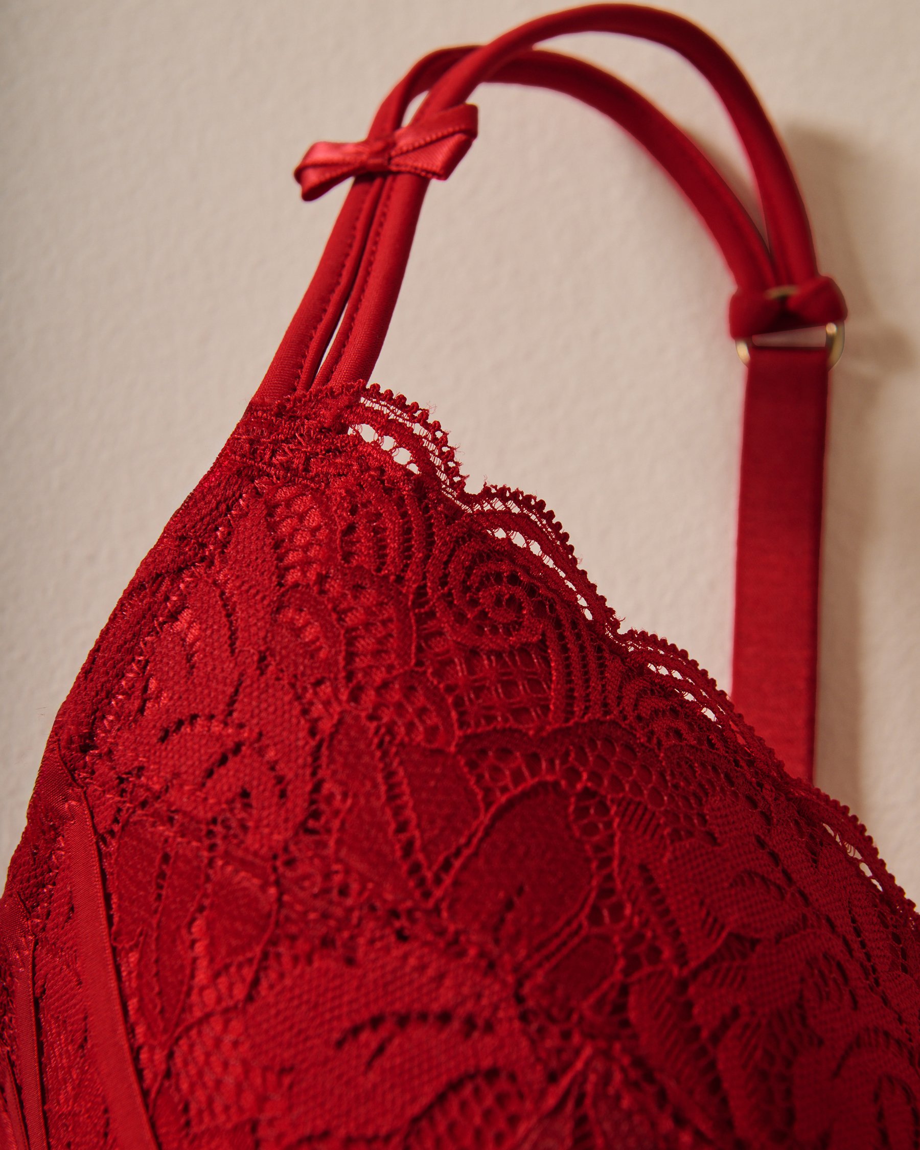 LA VIE EN ROSE Lightly Lined Mastectomy Bra Candy Cane Red 10200652 - View5