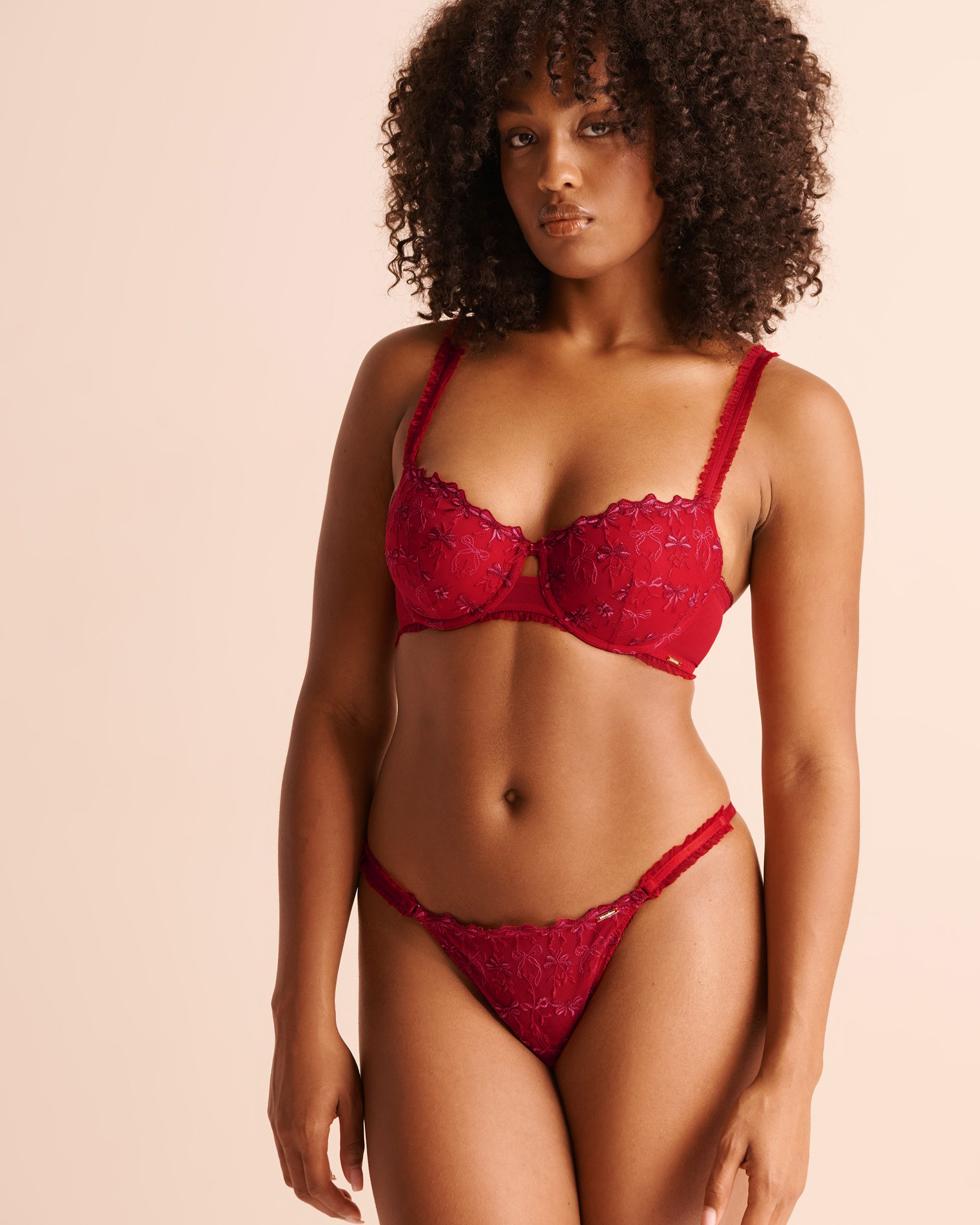 LA VIE EN ROSE Soutien-gorge doublure légère demi-buste flexible Rouge/Boucles 10200651 - Voir1
