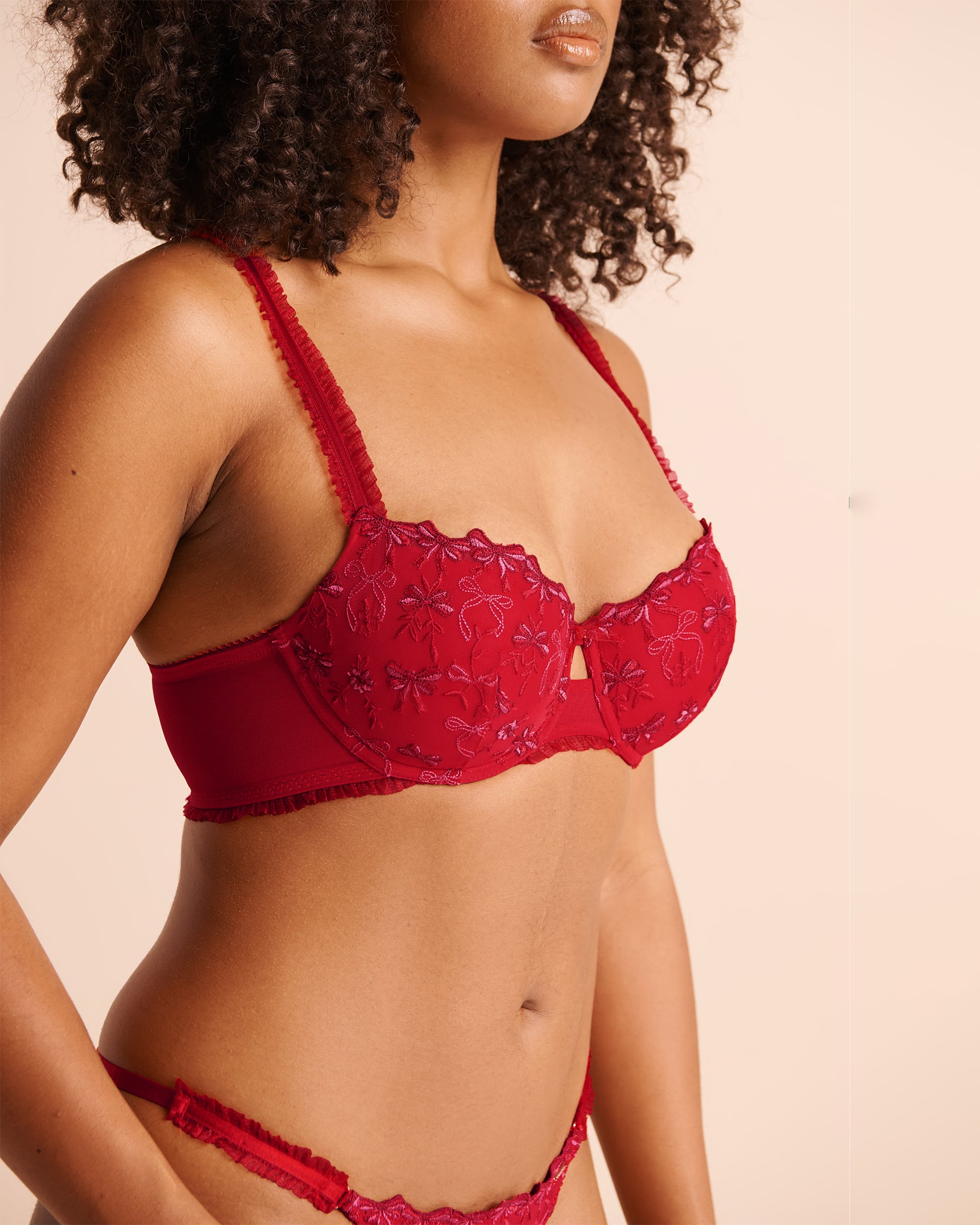 LA VIE EN ROSE Soutien-gorge doublure légère demi-buste flexible Rouge/Boucles 10200651 - Voir3