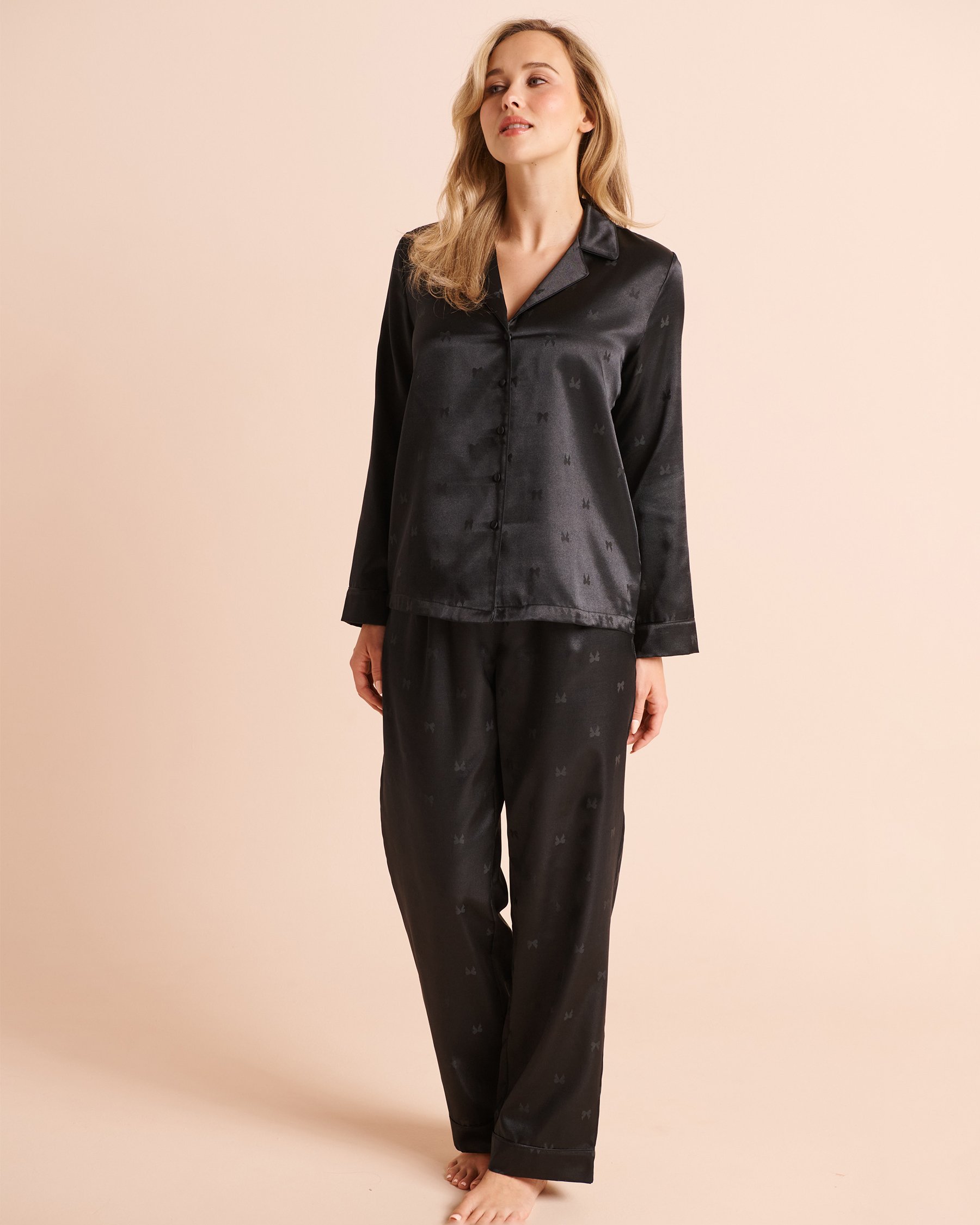 LA VIE EN ROSE Bow Jacquard Long Sleeve Satin Pajama Set Black 60400085 - View1