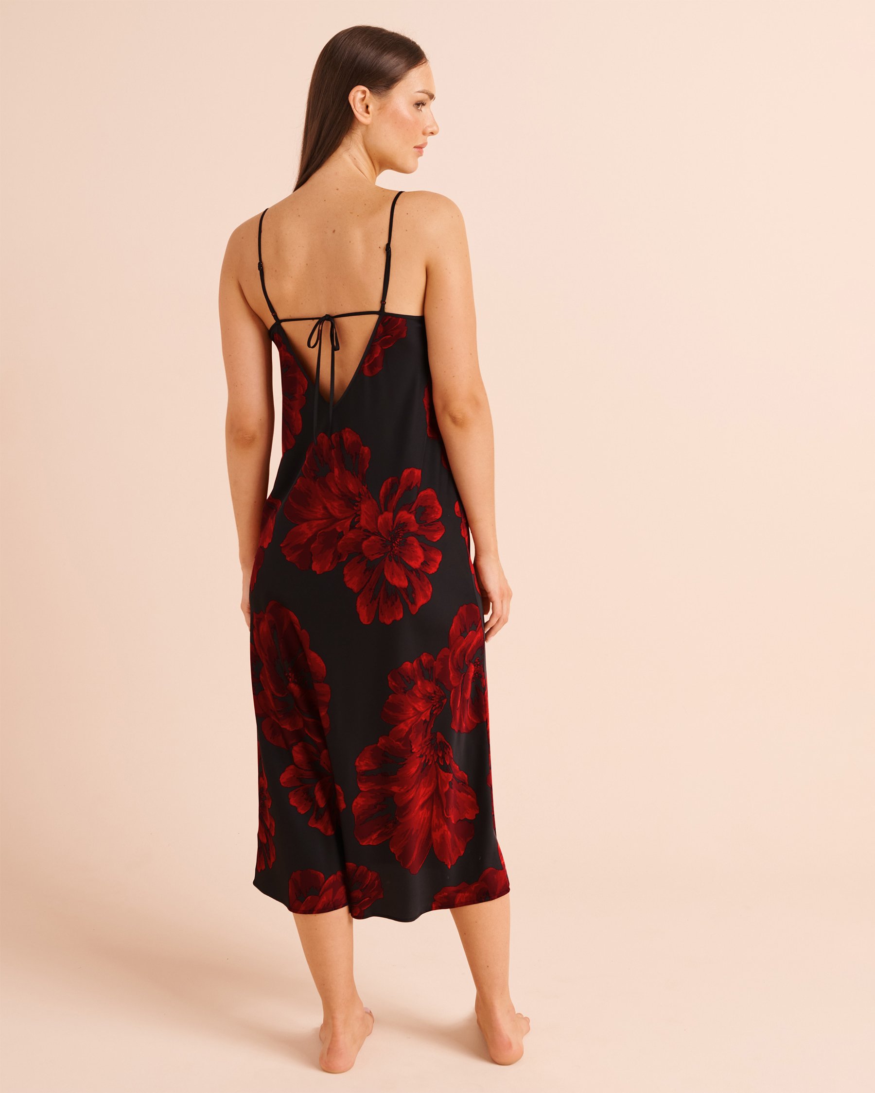 LA VIE EN ROSE Peony Print Long Satin Nightie Black/Red Floral 60500264 - View2