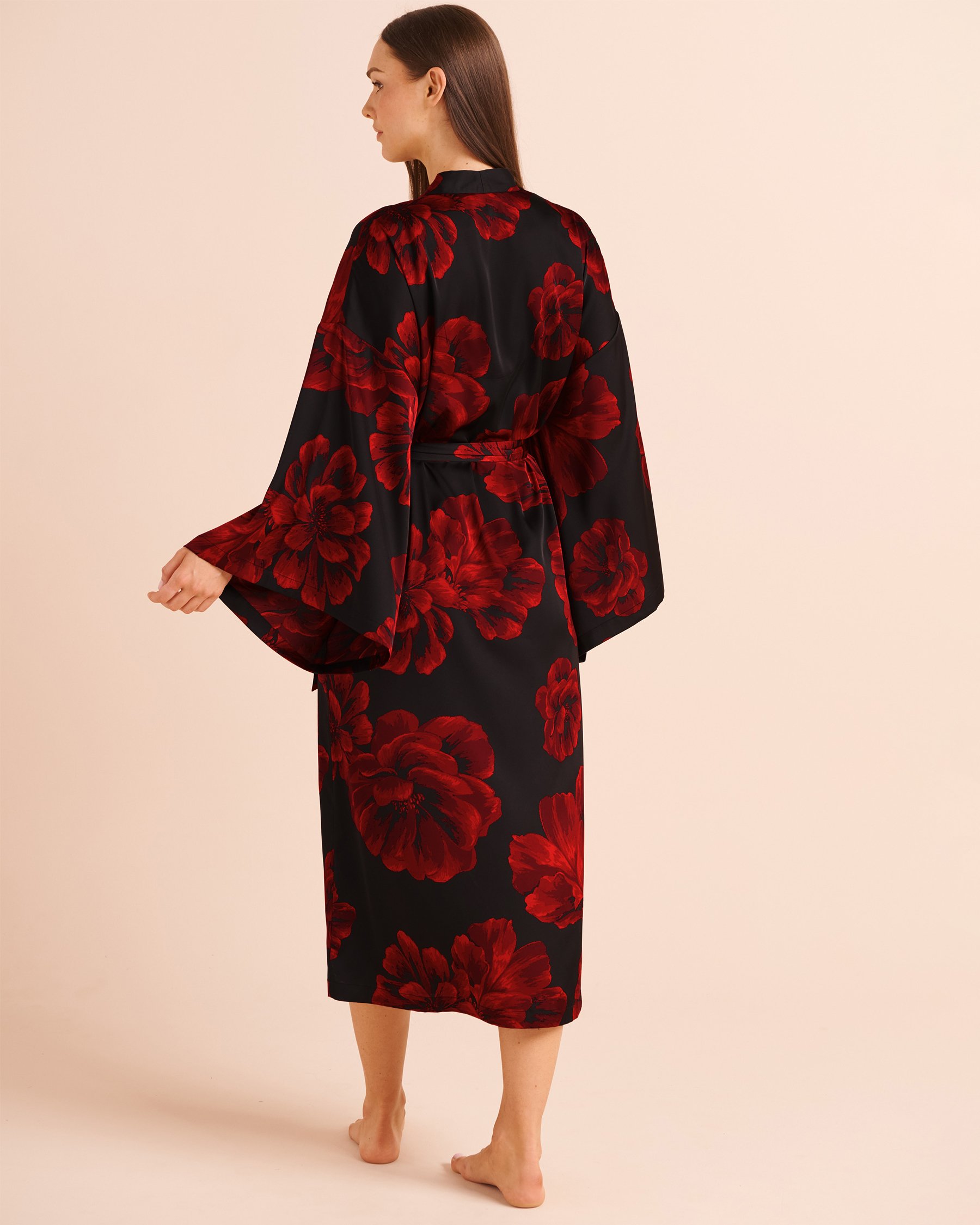 LA VIE EN ROSE Peony Print Long Satin Kimono Black/Red Floral 60600131 - View2