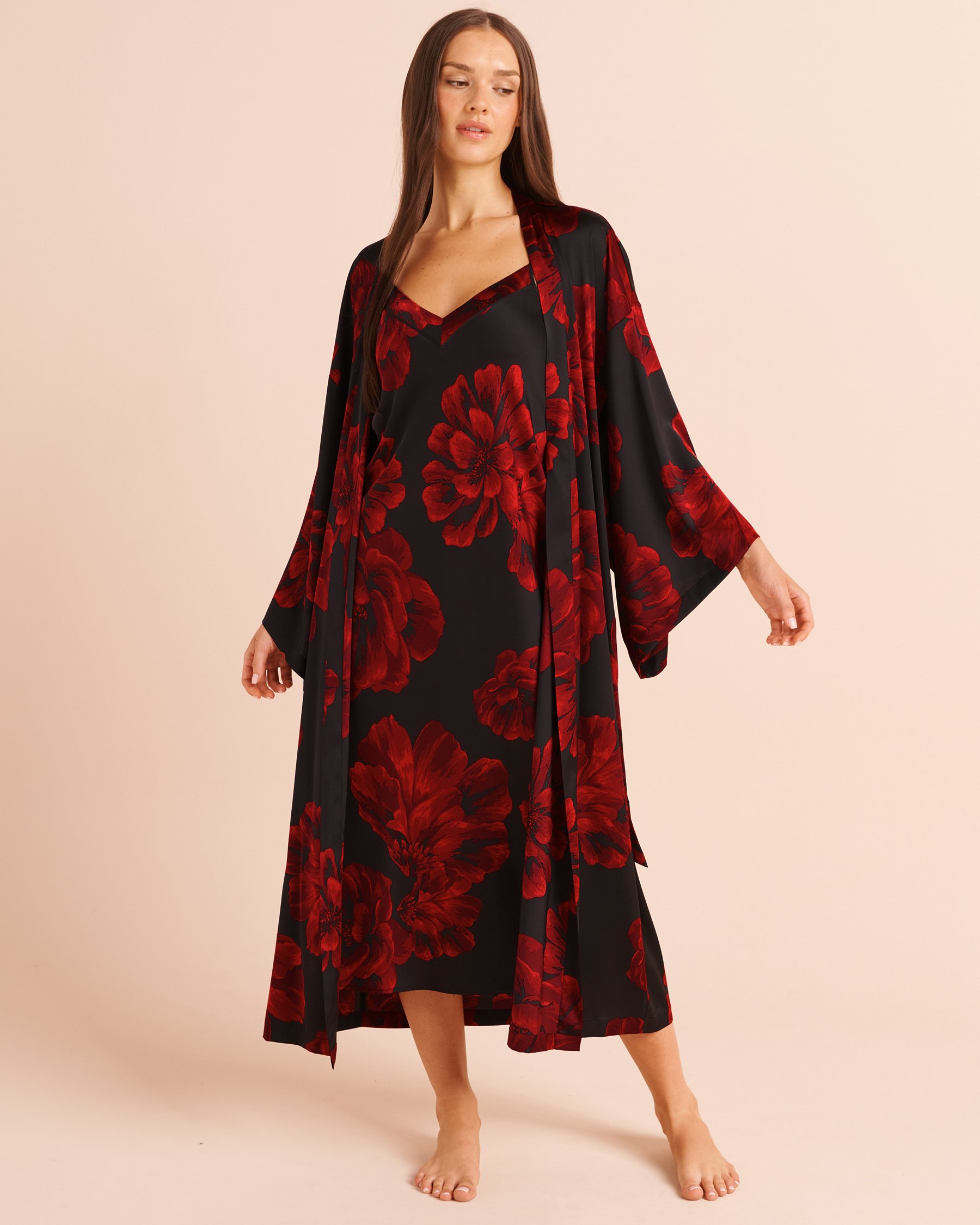 LA VIE EN ROSE Peony Print Long Satin Kimono Black/Red Floral 60600131 - View4