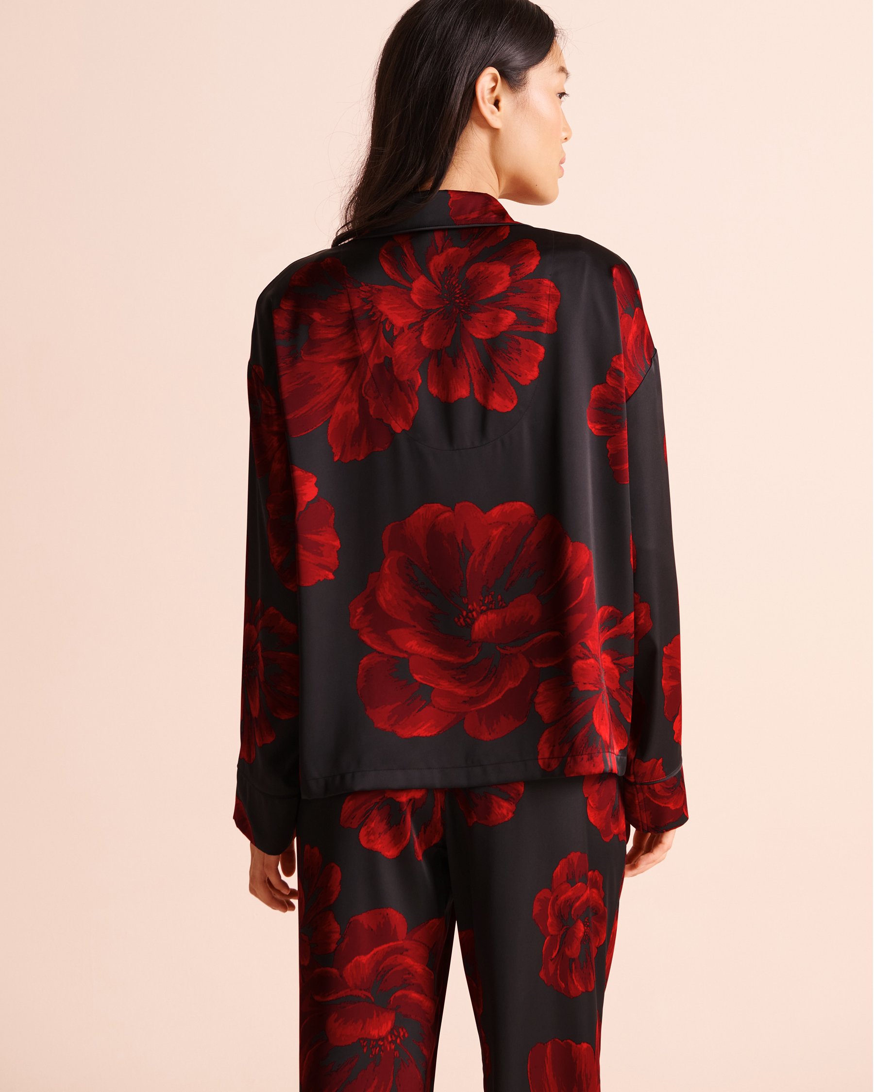 LA VIE EN ROSE Peony Print Satin Long Sleeve Button-down Shirt Black/Red Floral 60100214 - View2