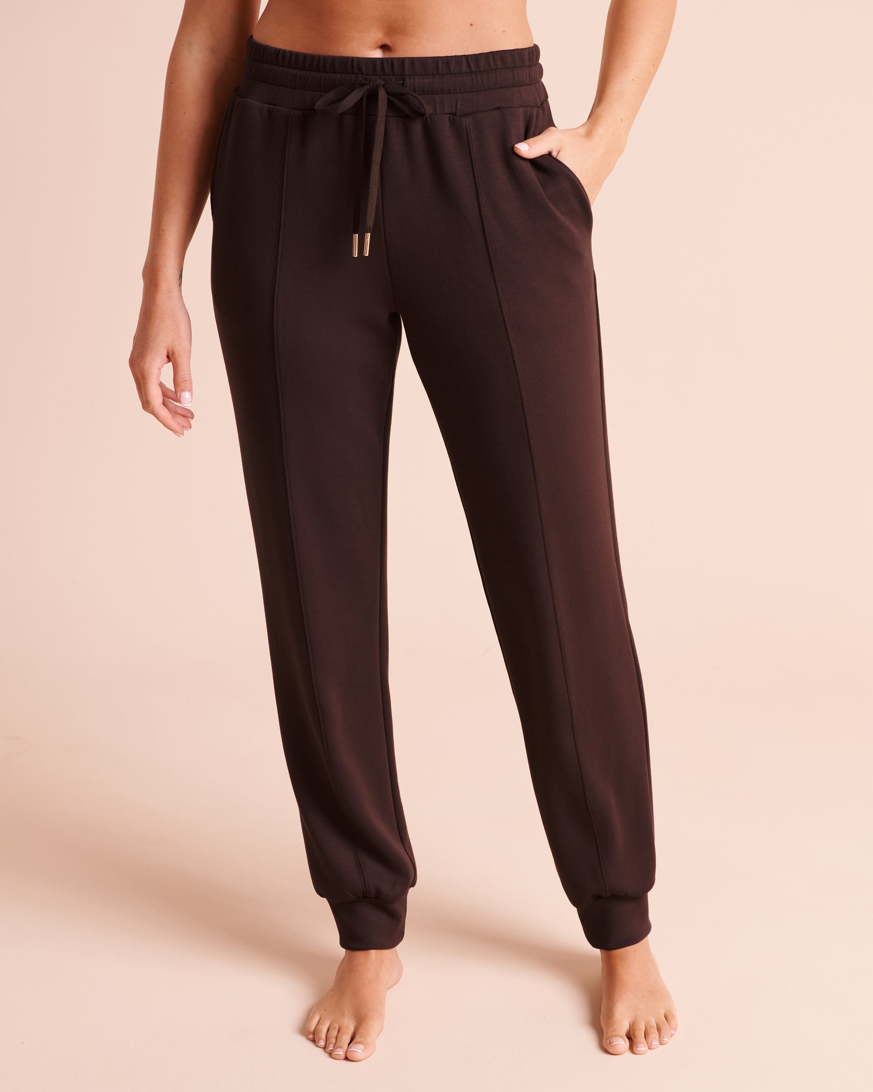 LA VIE EN ROSE Scuba Knit Jogger Pants Dark Chocolate 50200129 - View1