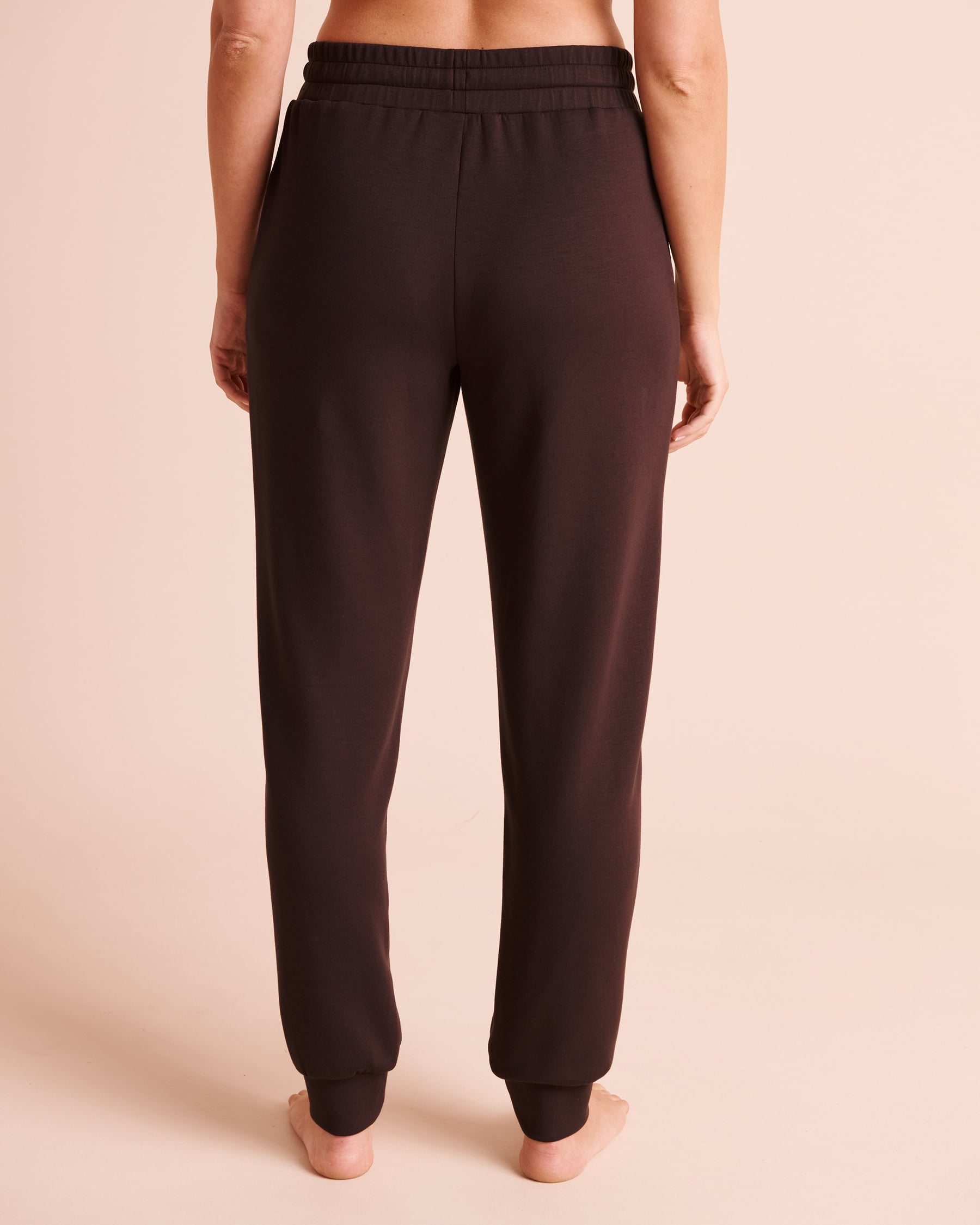 LA VIE EN ROSE Scuba Knit Jogger Pants Dark Chocolate 50200129 - View2