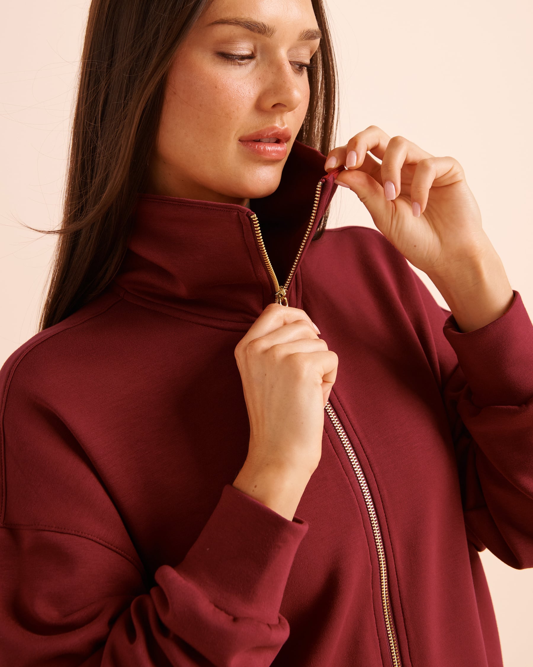 LA VIE EN ROSE Scuba Knit Zip-Up Sweatshirt Burgundy 50100148 - View4