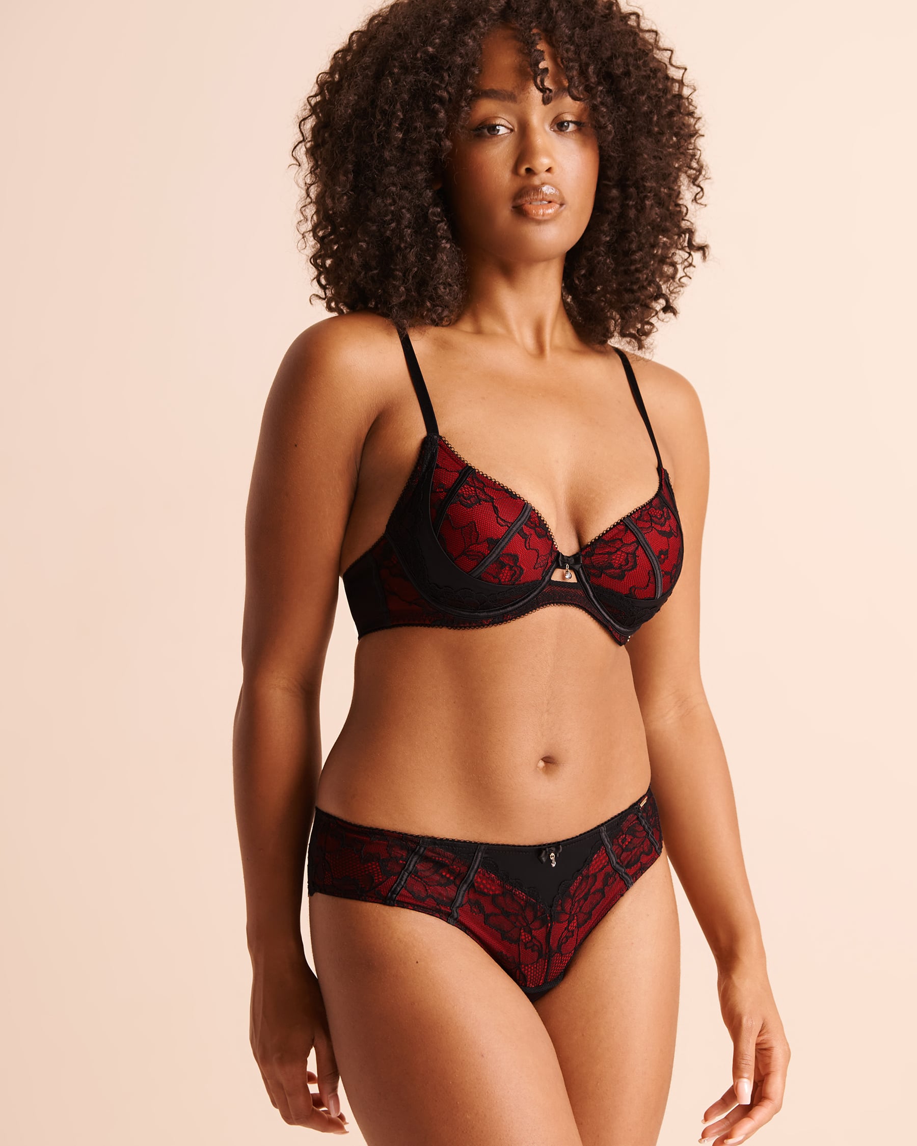 LA VIE EN ROSE Satin and Lace Garter Cheeky Panty Black 20300552 - View3