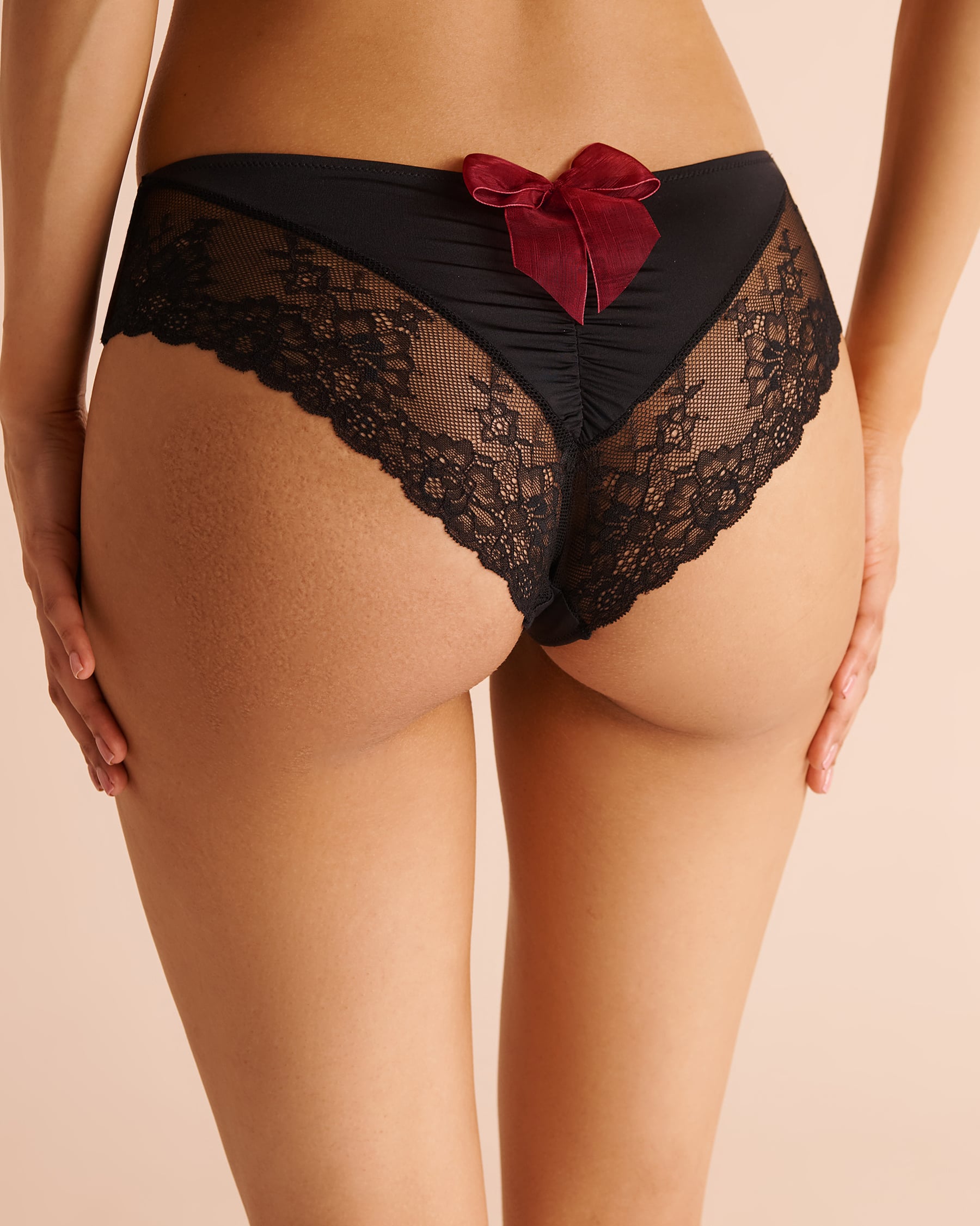 LA VIE EN ROSE Culotte cheeky en microfibre et dentelle Noir 20200900 - Voir1