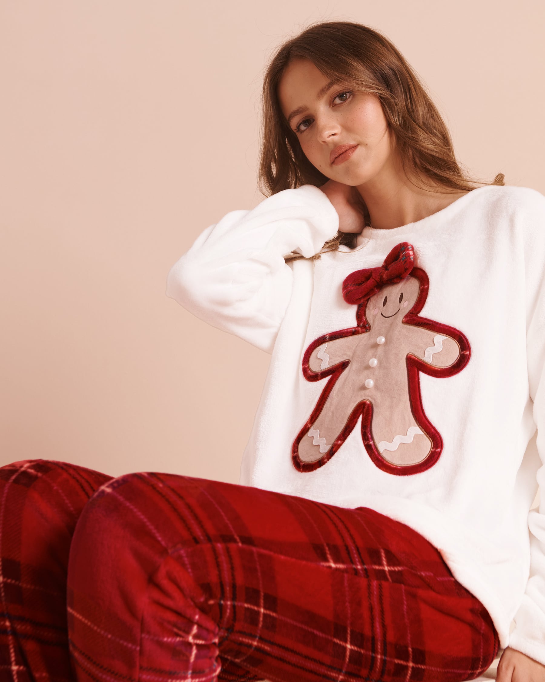 LA VIE EN ROSE Gingerbread-Embroidered Soft Plush Pajama Set Gingerbread/Plaid 40400108 - View3