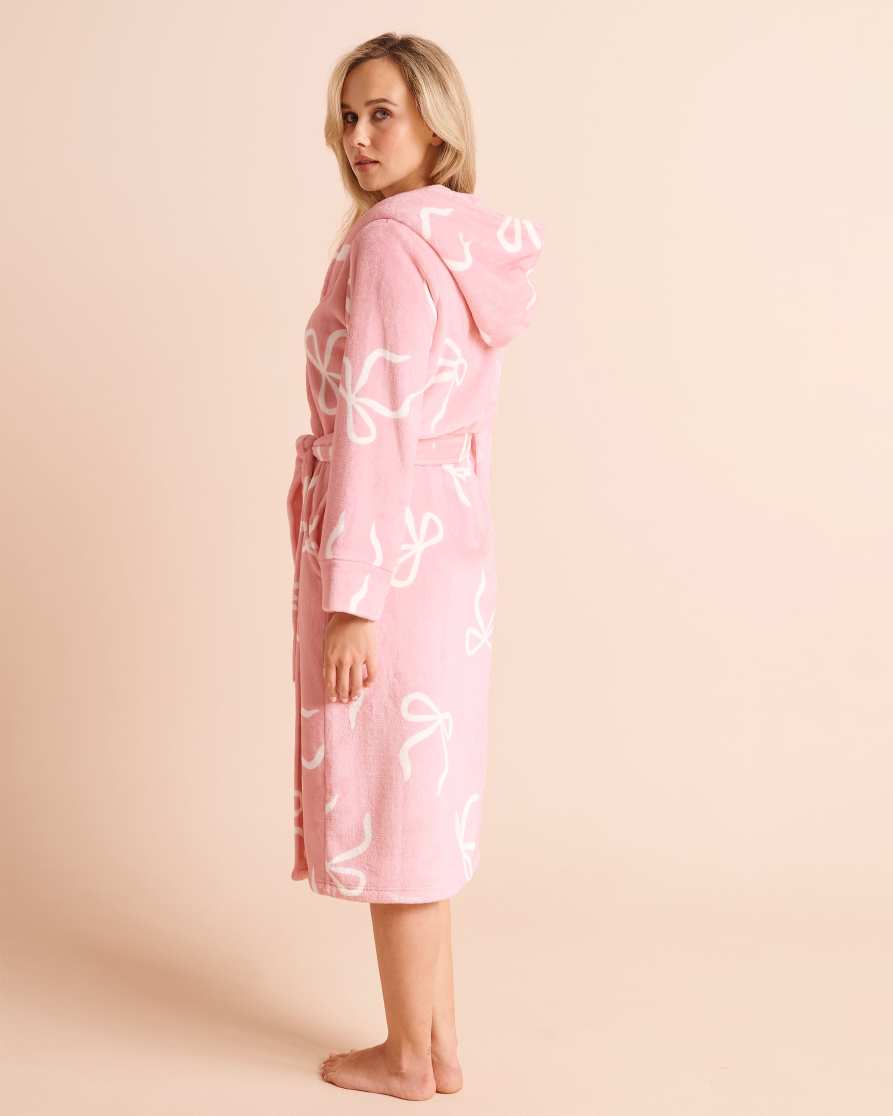 LA VIE EN ROSE Bow Soft Plush Hooded Robe Pink/Bows 40600242 - View2