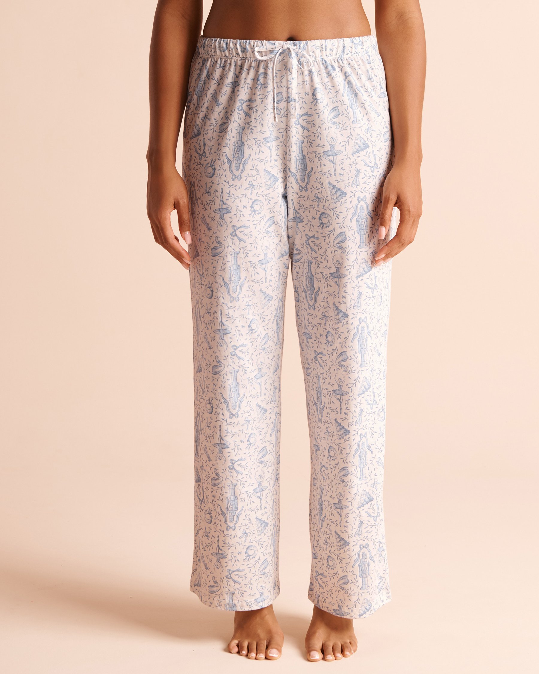 LA VIE EN ROSE Nutcracker Print Cotton Pajama Set Light Blue/Nutcracker 40400102 - View4