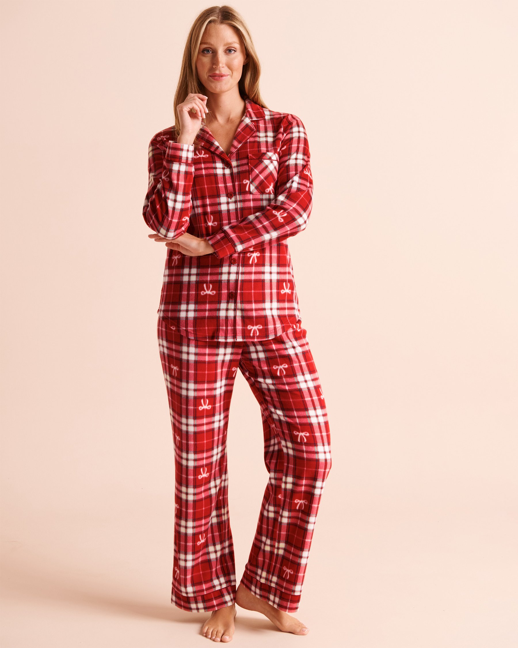 LA VIE EN ROSE Ensemble pyjama en polaire imprimé nœuds et carreaux Rouge/Carreaux 40400104 - View1