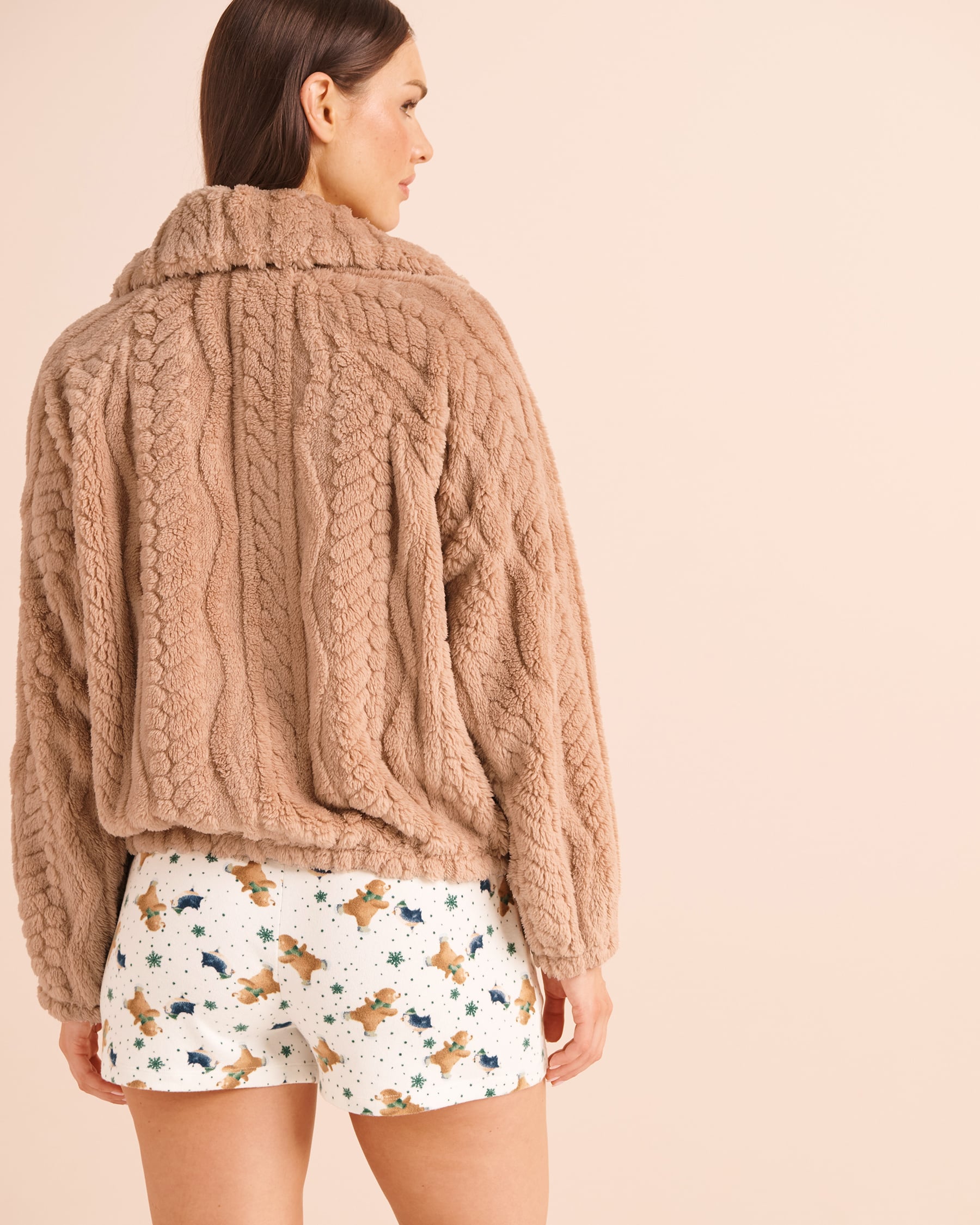 LA VIE EN ROSE Cable Plush Jacquard Zip-Up Sweater Warm Beige 40600237 - View2
