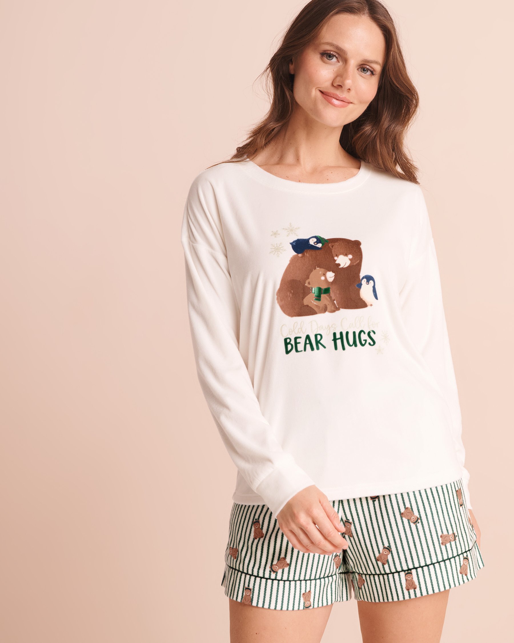 LA VIE EN ROSE Bear Print Plush Velour Long Sleeve Shirt White 40100943 - View1