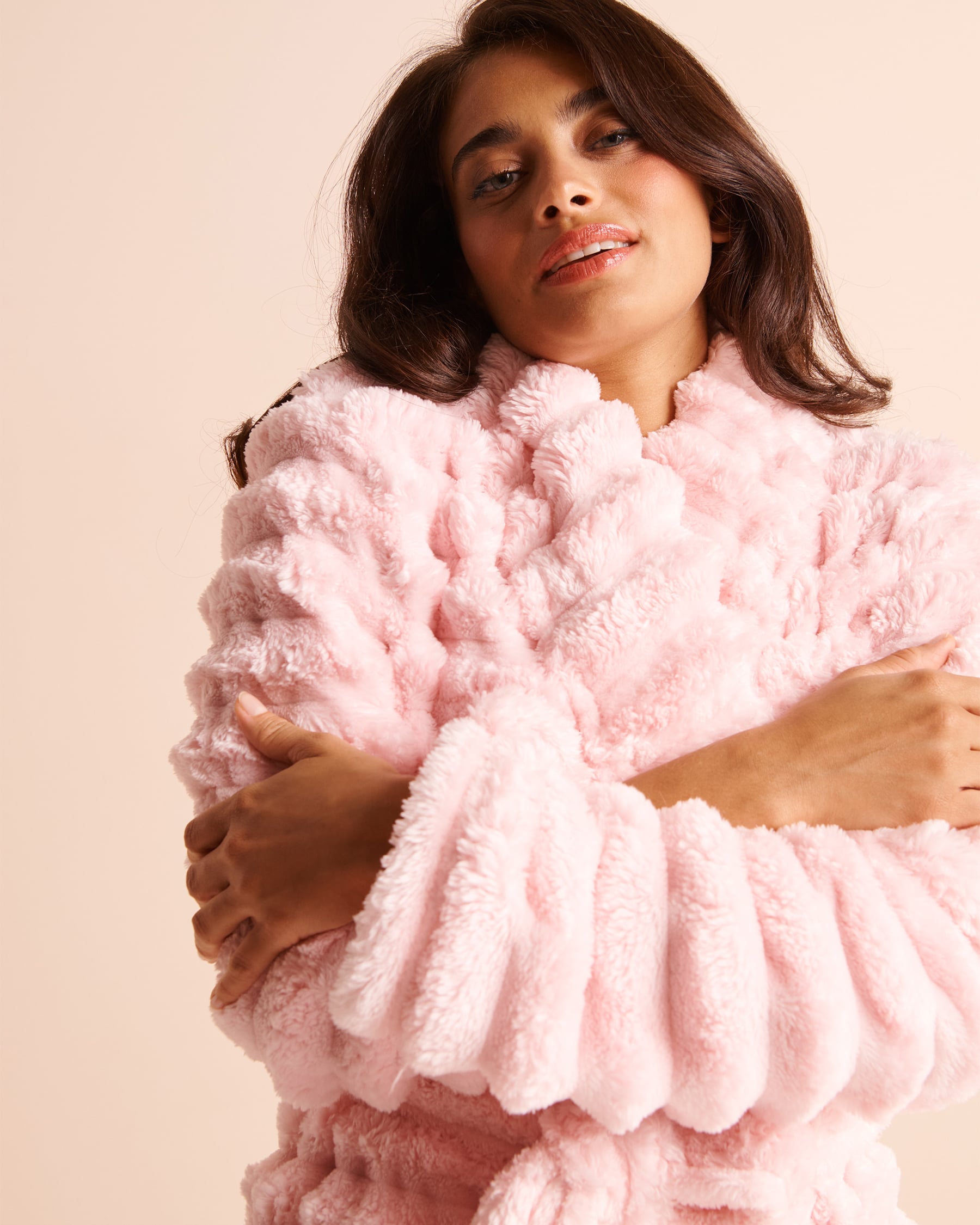 LA VIE EN ROSE Textured Stripe Plush Robe Frosted Pink 40600249 - View3