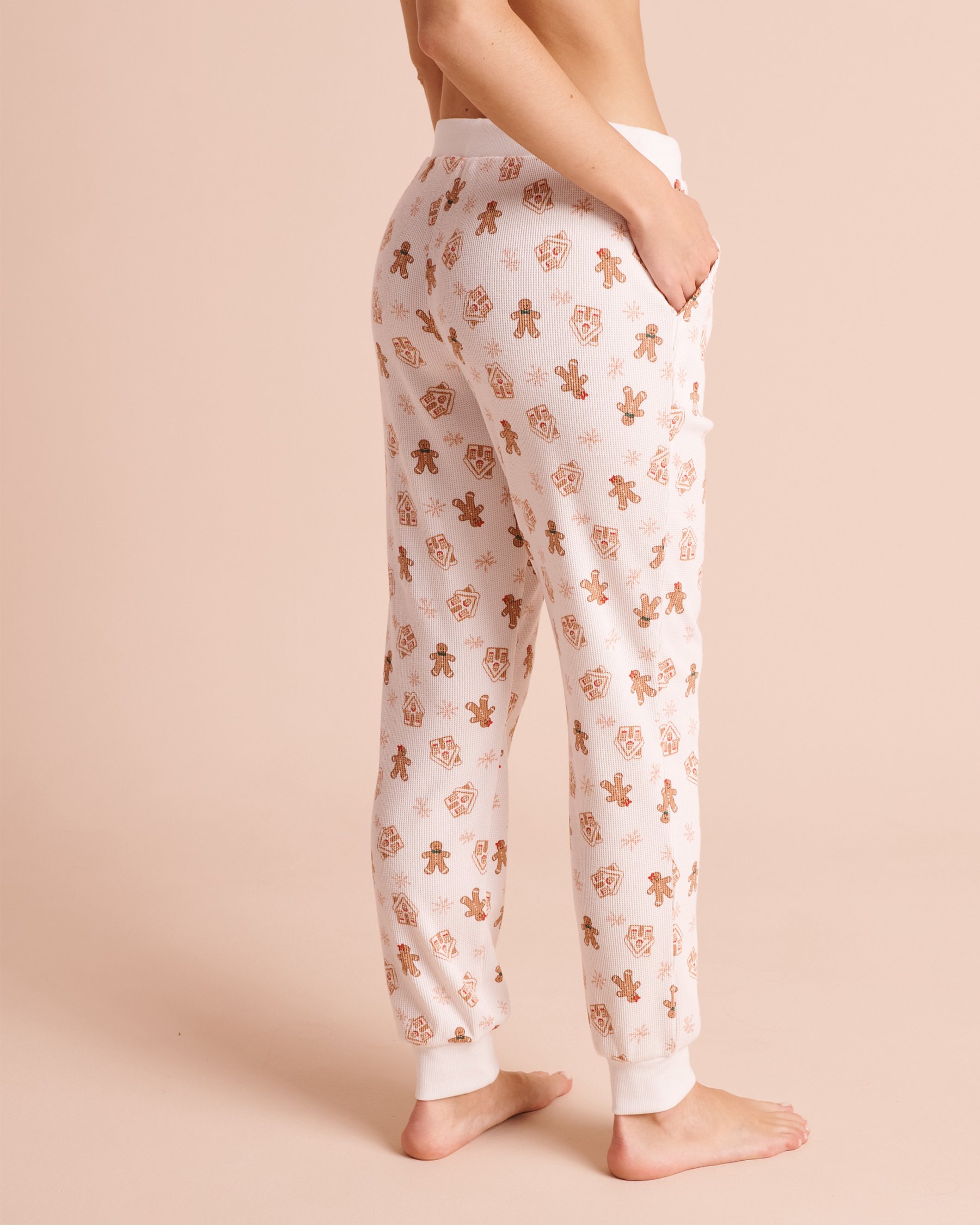 LA VIE EN ROSE Gingerbread Print Waffle Knit Jogger Pajama Pants White/Gingerbread 40200910 - View2