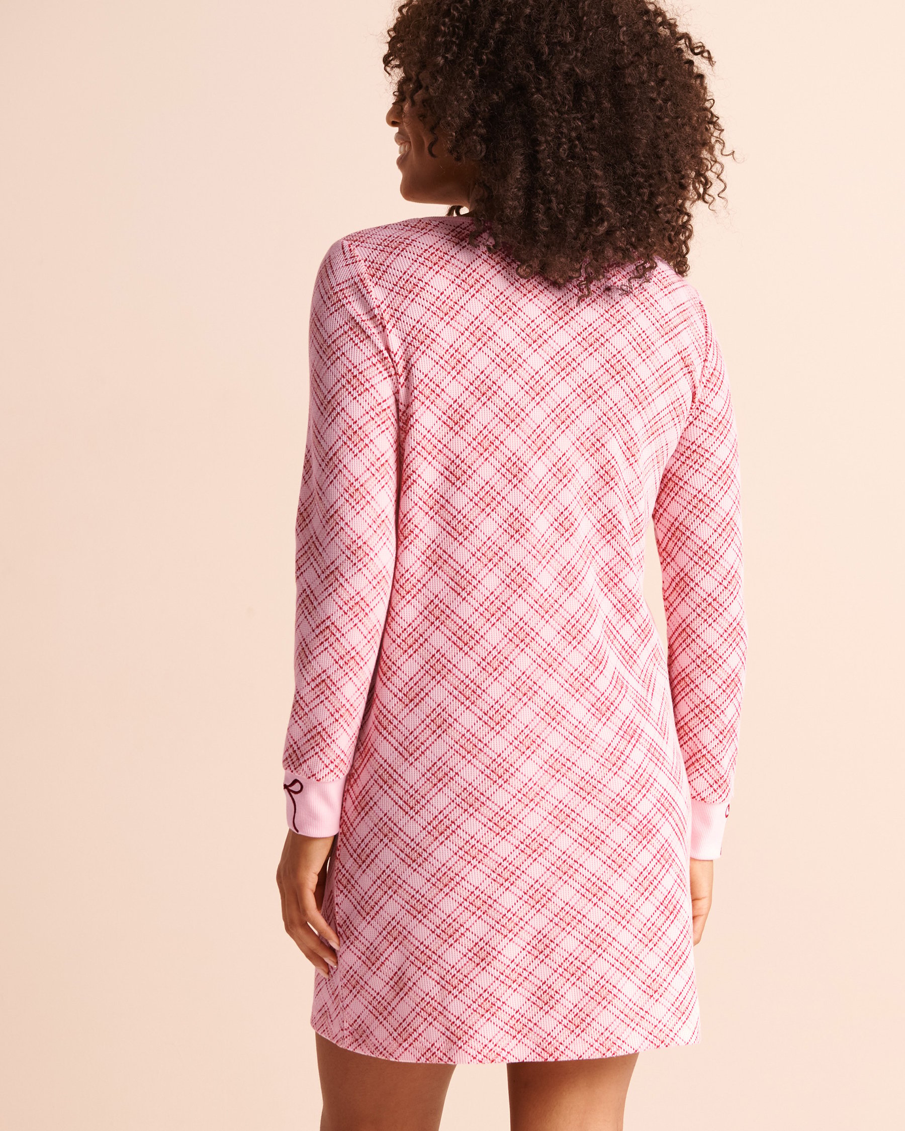 LA VIE EN ROSE Chemise de nuit manches longues en tricot gaufré carreaux roses Rose givrée/Carreaux 40500522 - Voir2