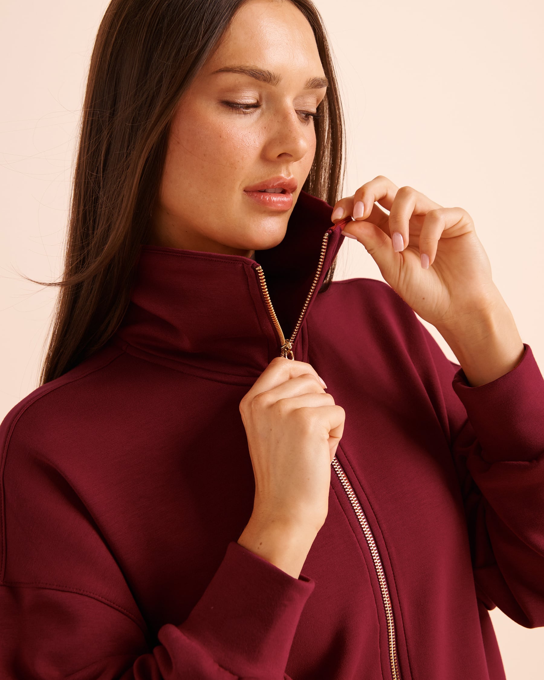 LA VIE EN ROSE Scuba Knit Zip-Up Sweatshirt Burgundy 50100148 - View4