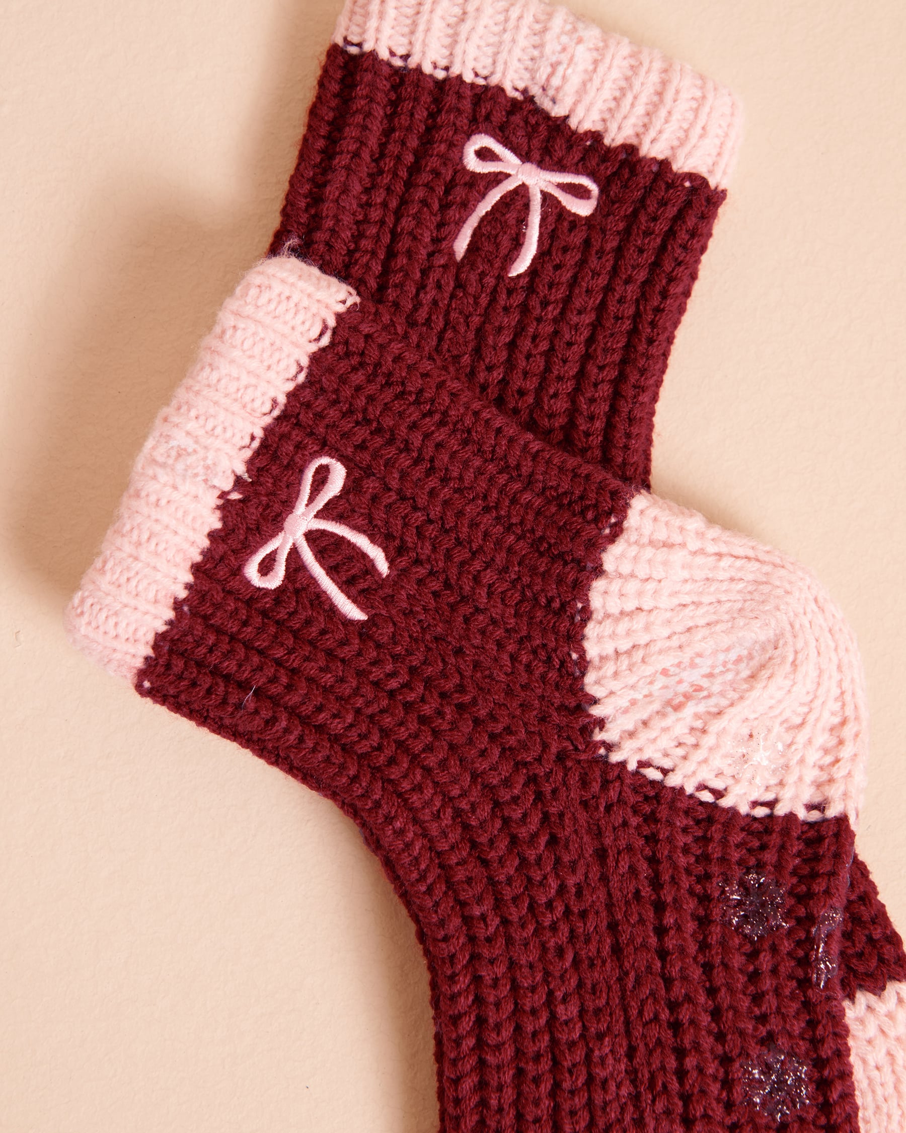 LA VIE EN ROSE Bow-Embroidered Socks Burgundy/Bow 40700508 - View3