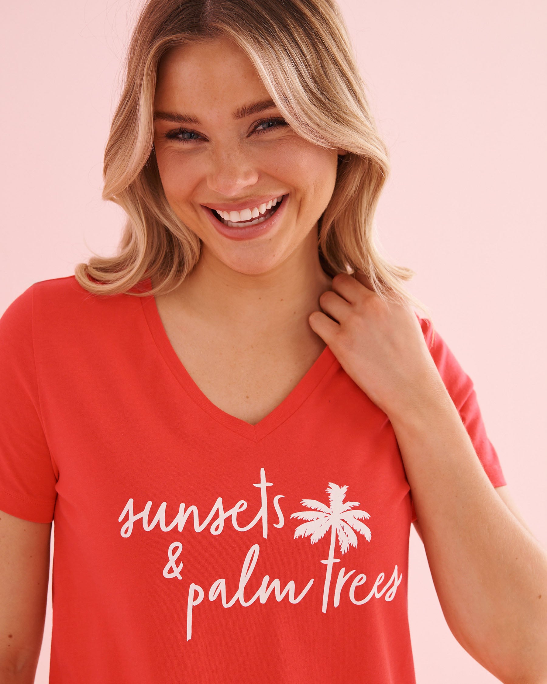 LA VIE EN ROSE Palm Tree Print Cotton T-shirt and Capris PJ Set Red 40400097 - View3