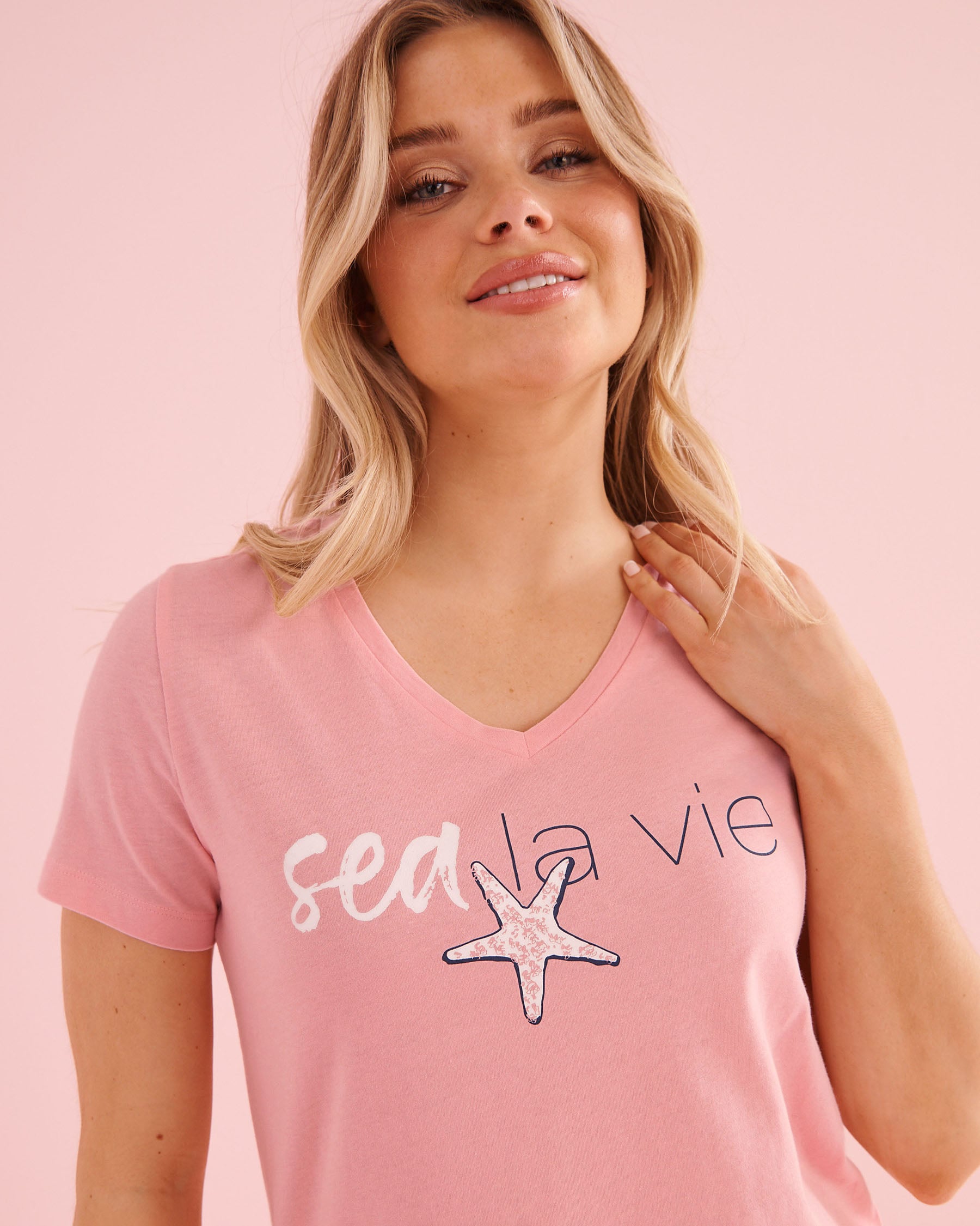 LA VIE EN ROSE Starfish Print Cotton T-shirt and Capris PJ Set Light Pink 40400097 - View3