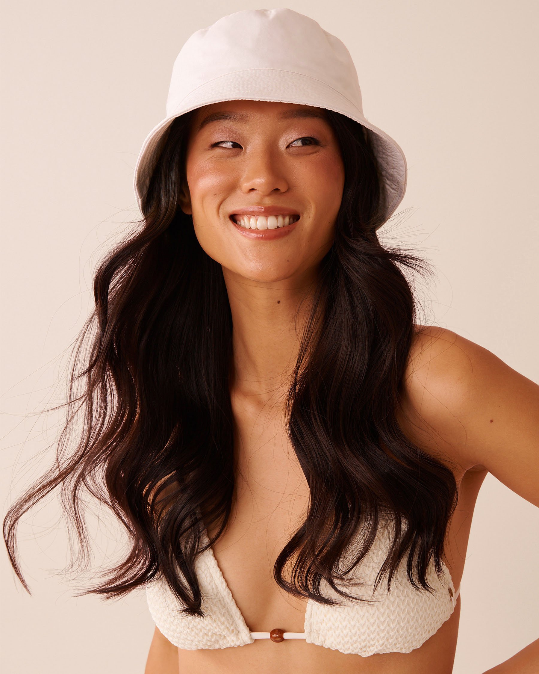 LA VIE EN ROSE AQUA Bucket Hat Coconut Milk 80500119 - View1