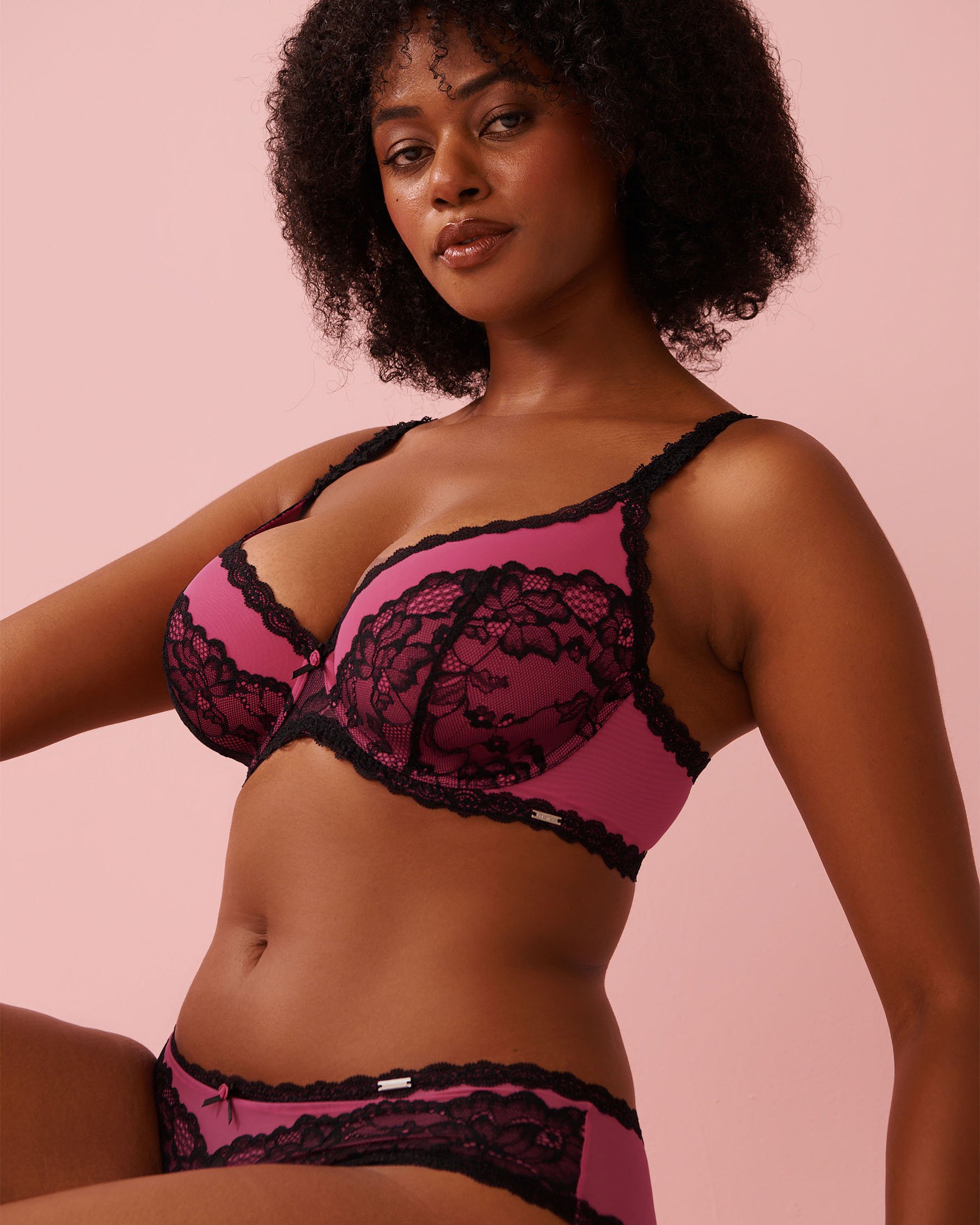 LA VIE EN ROSE Lightly Lined Lace and Mesh Bra Fuchsia Pink 10200562 - View4