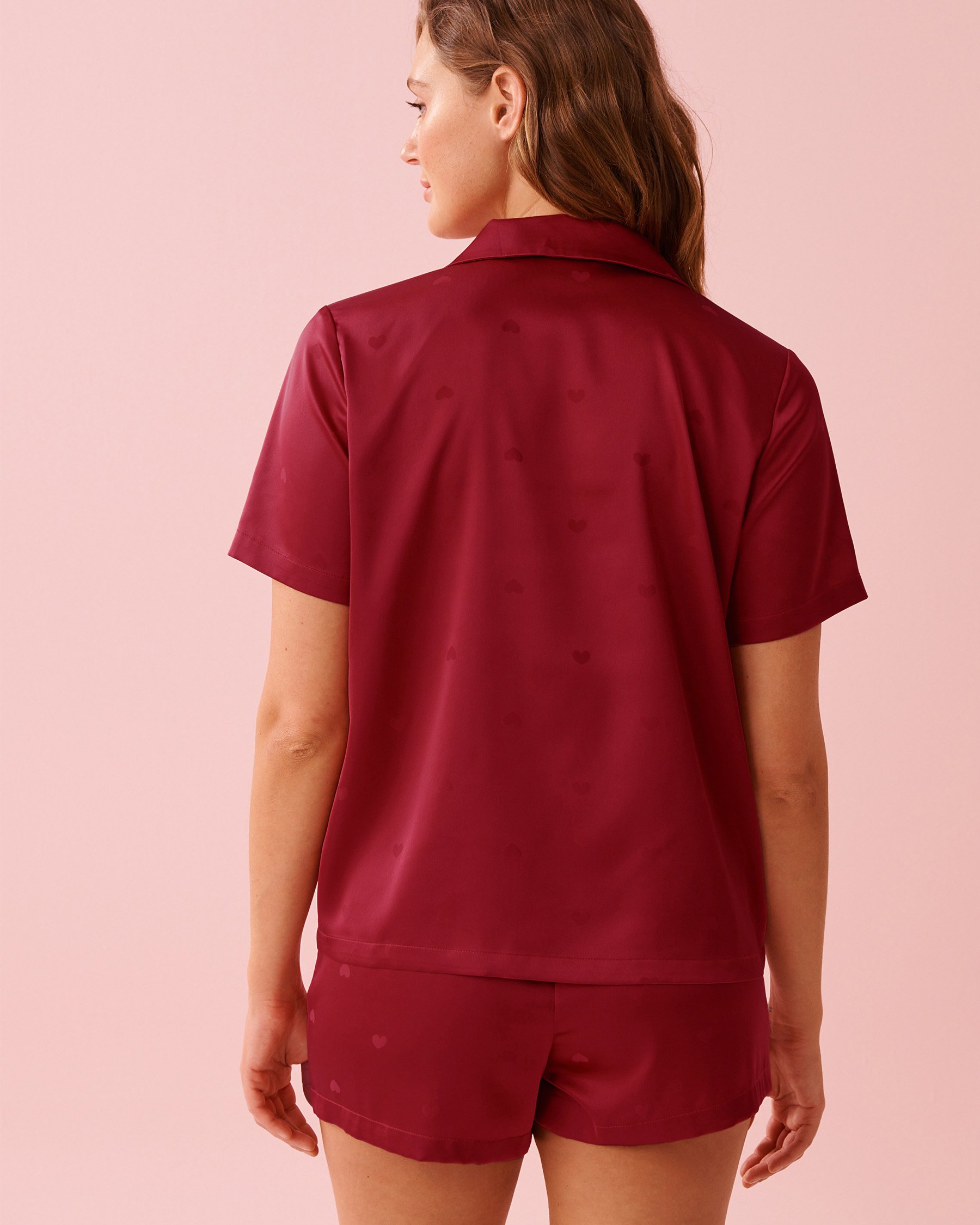 LA VIE EN ROSE Ensemble pyjama en satin jacquard à cœurs Rouge intense 60400068 - View4