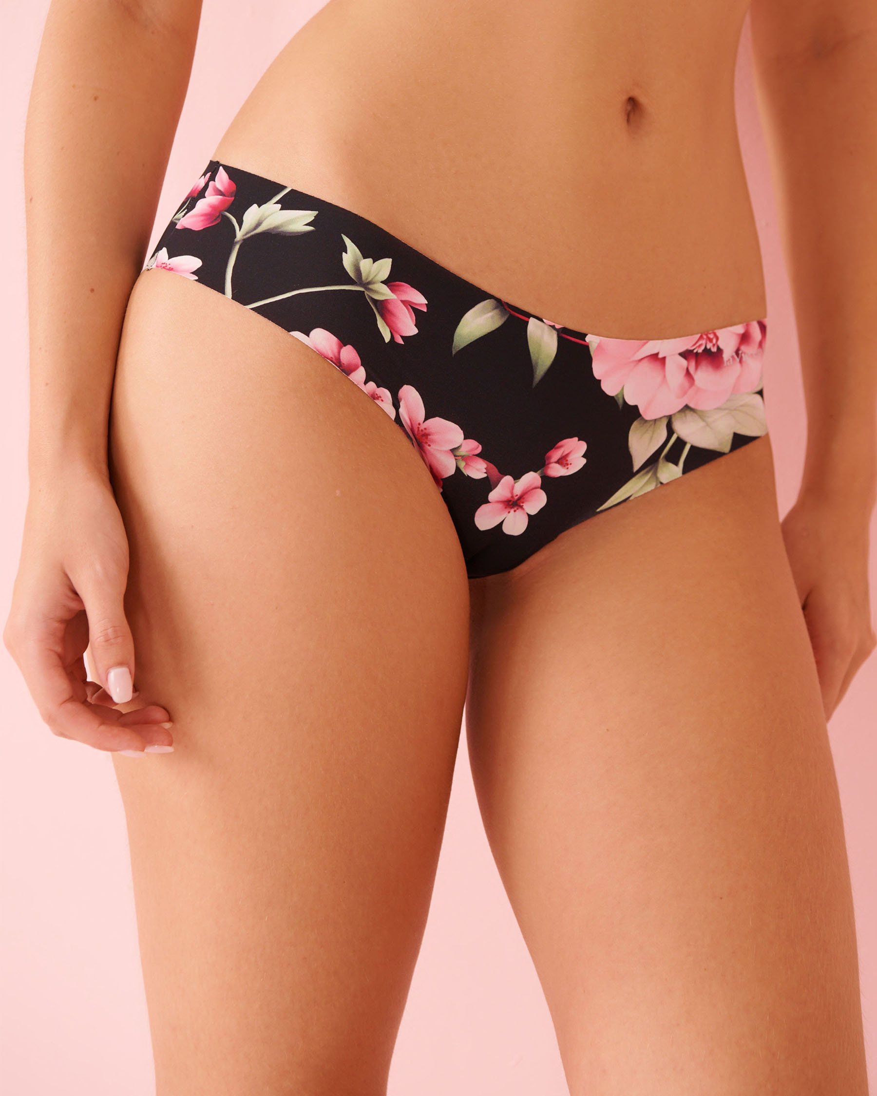 LA VIE EN ROSE Microfiber Invisible Cheeky Panty Black/Pink Flowers 20200744 - View1