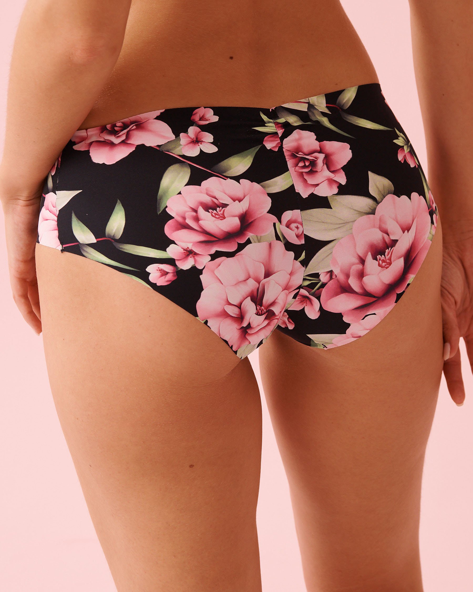 LA VIE EN ROSE Microfiber Invisible Hiphugger Panty Black/Pink Flowers 20200745 - View2