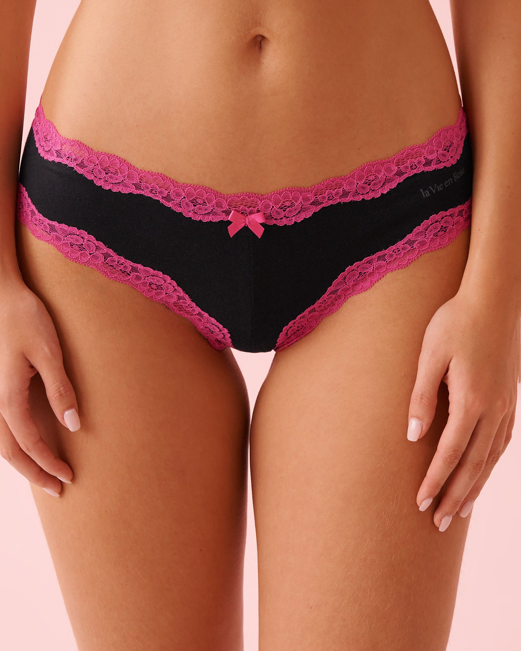 LA VIE EN ROSE Culotte cheeky coton et bordure de dentelle Noir 20100709 - View1