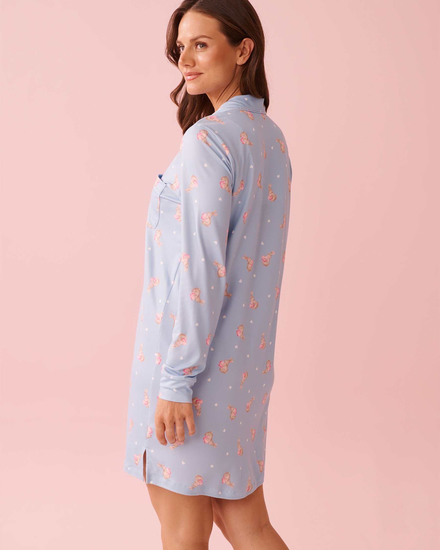 LA VIE EN ROSE Chemise de nuit boutonnée ultra douce imprimé lapin Bleu nuage 40500473 - View2