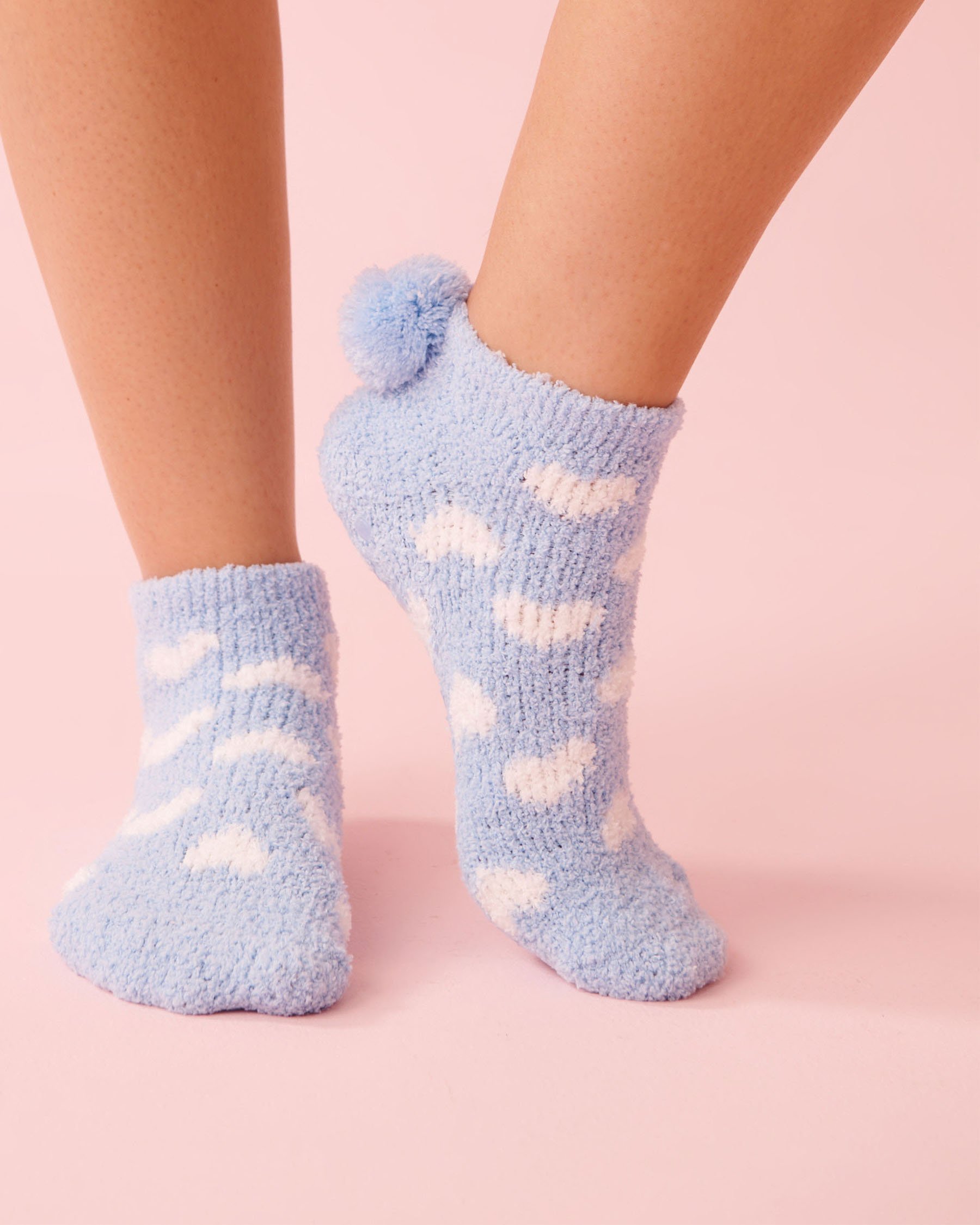 LA VIE EN ROSE Heart Print Pompom Soft Plush Socks Blue/Hearts 40700456 - View1