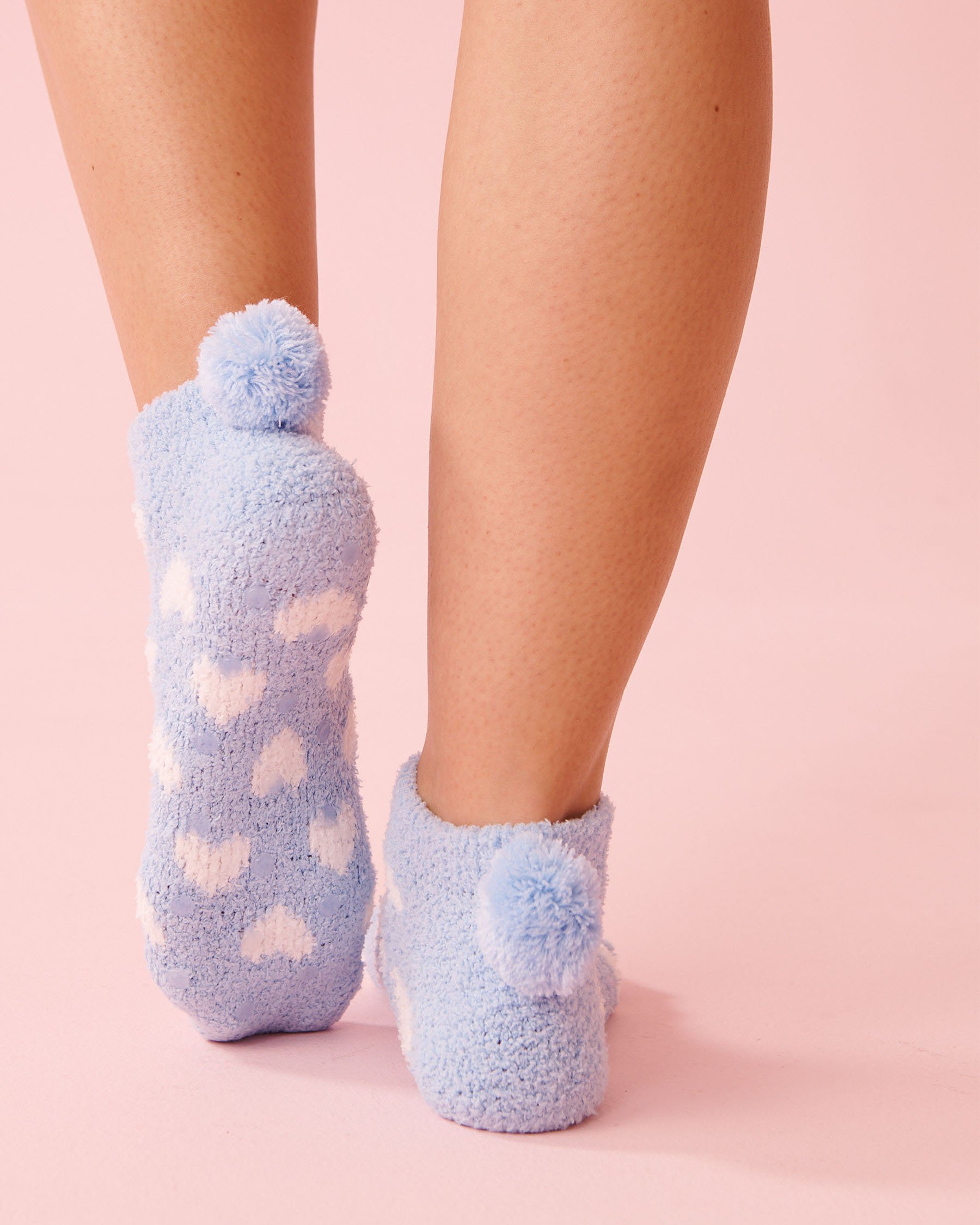 LA VIE EN ROSE Heart Print Pompom Soft Plush Socks Blue/Hearts 40700456 - View2