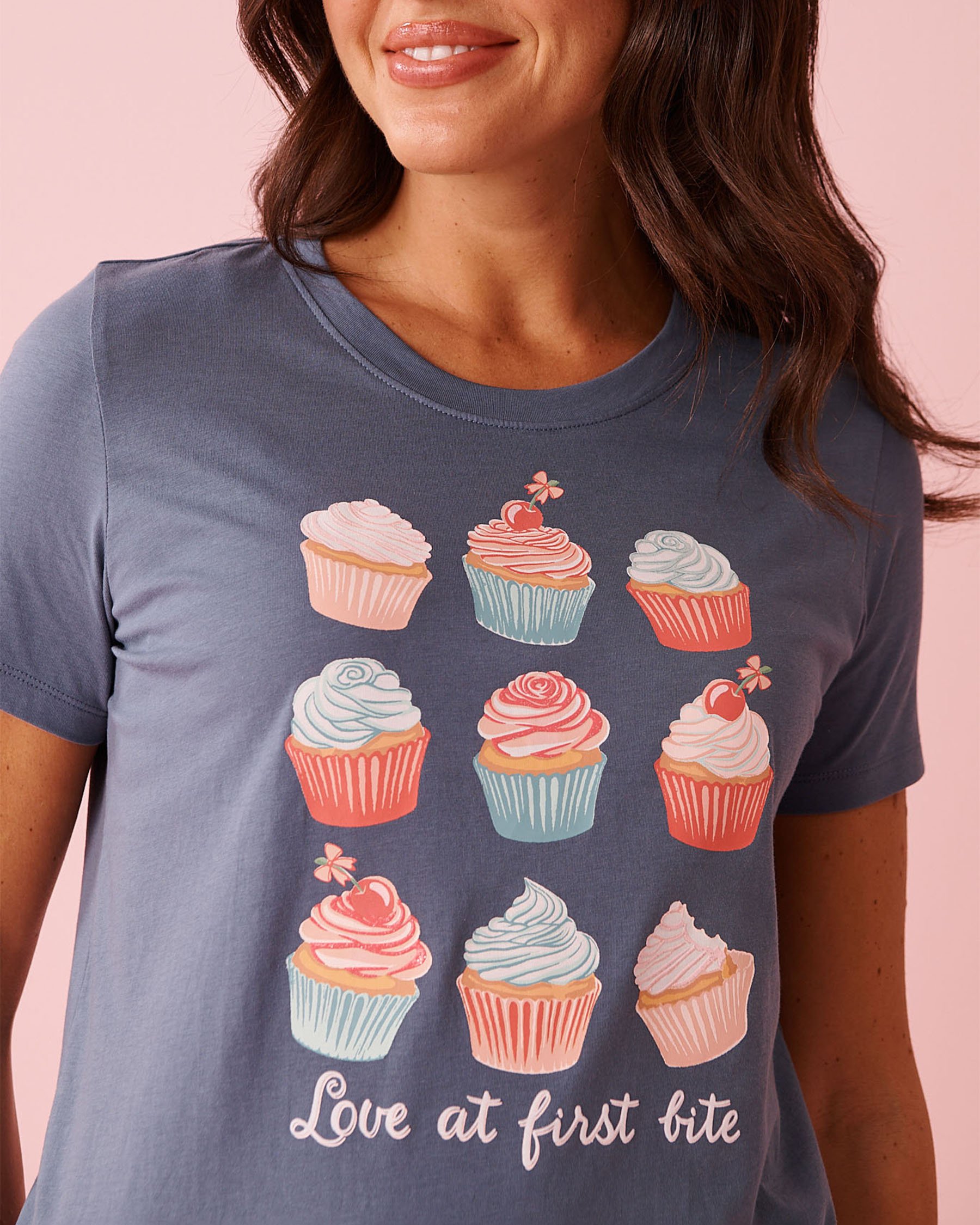 LA VIE EN ROSE Cupcake Print Cotton Crew Neck T-shirt Misty Blue 40100836 - View3