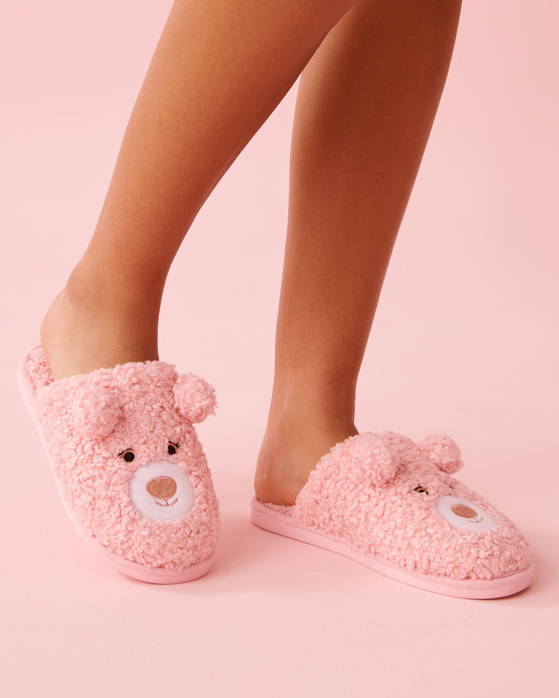 LA VIE EN ROSE Teddy Bear Curly Fur Slippers Dreamy Pink 40700452 - View1