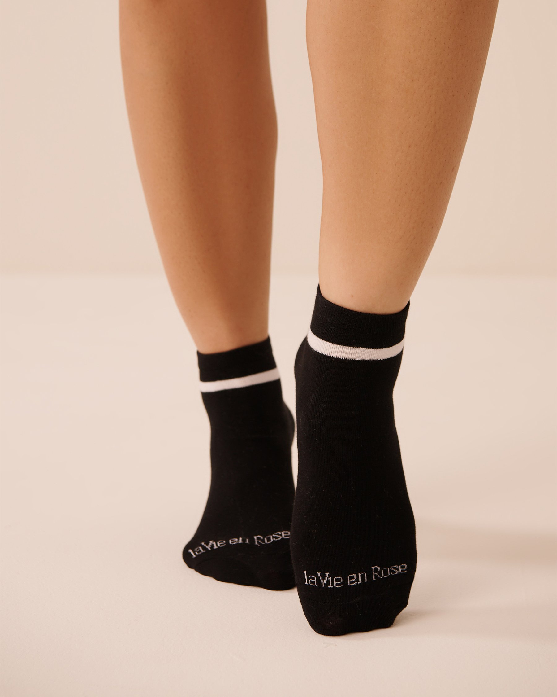 LA VIE EN ROSE Ribbed Socks Black 40700464 - View1
